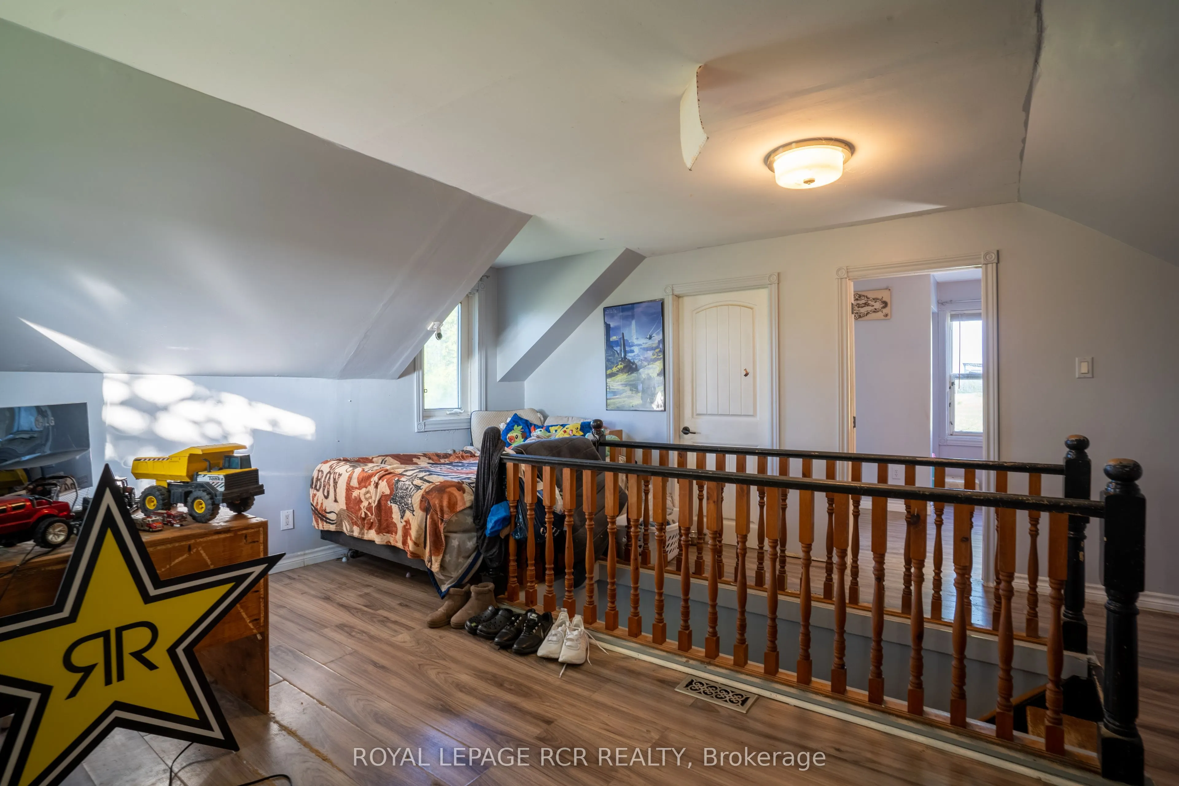 2606 Crossland Road