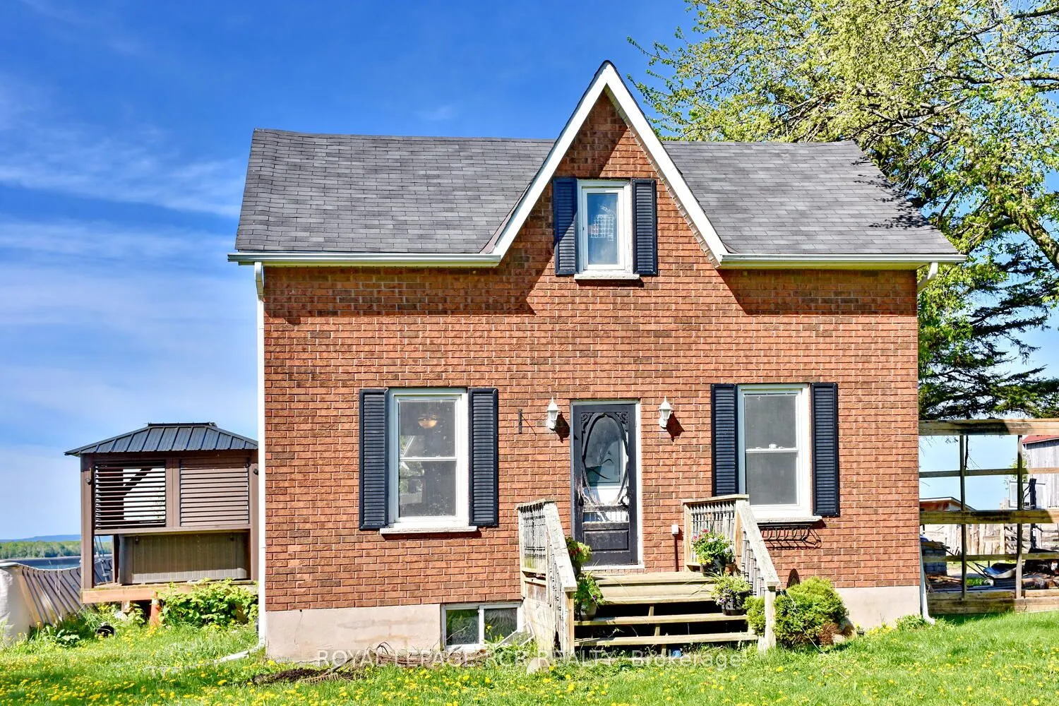 2606 Crossland Road