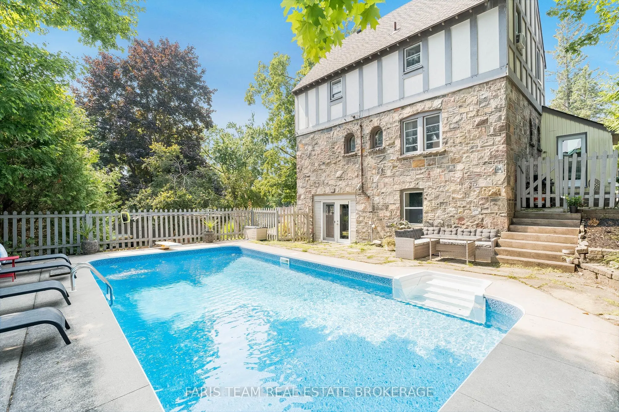44 Tecumseth Street