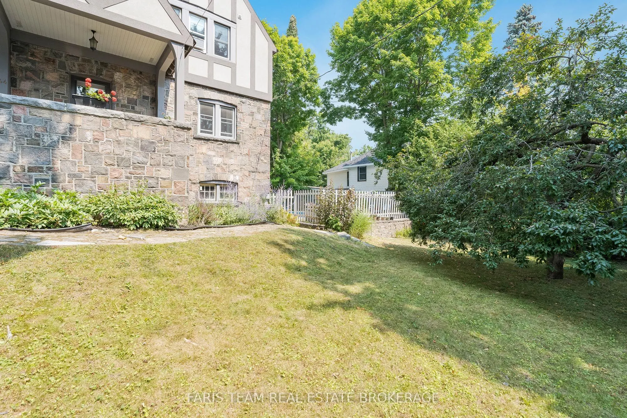 44 Tecumseth Street