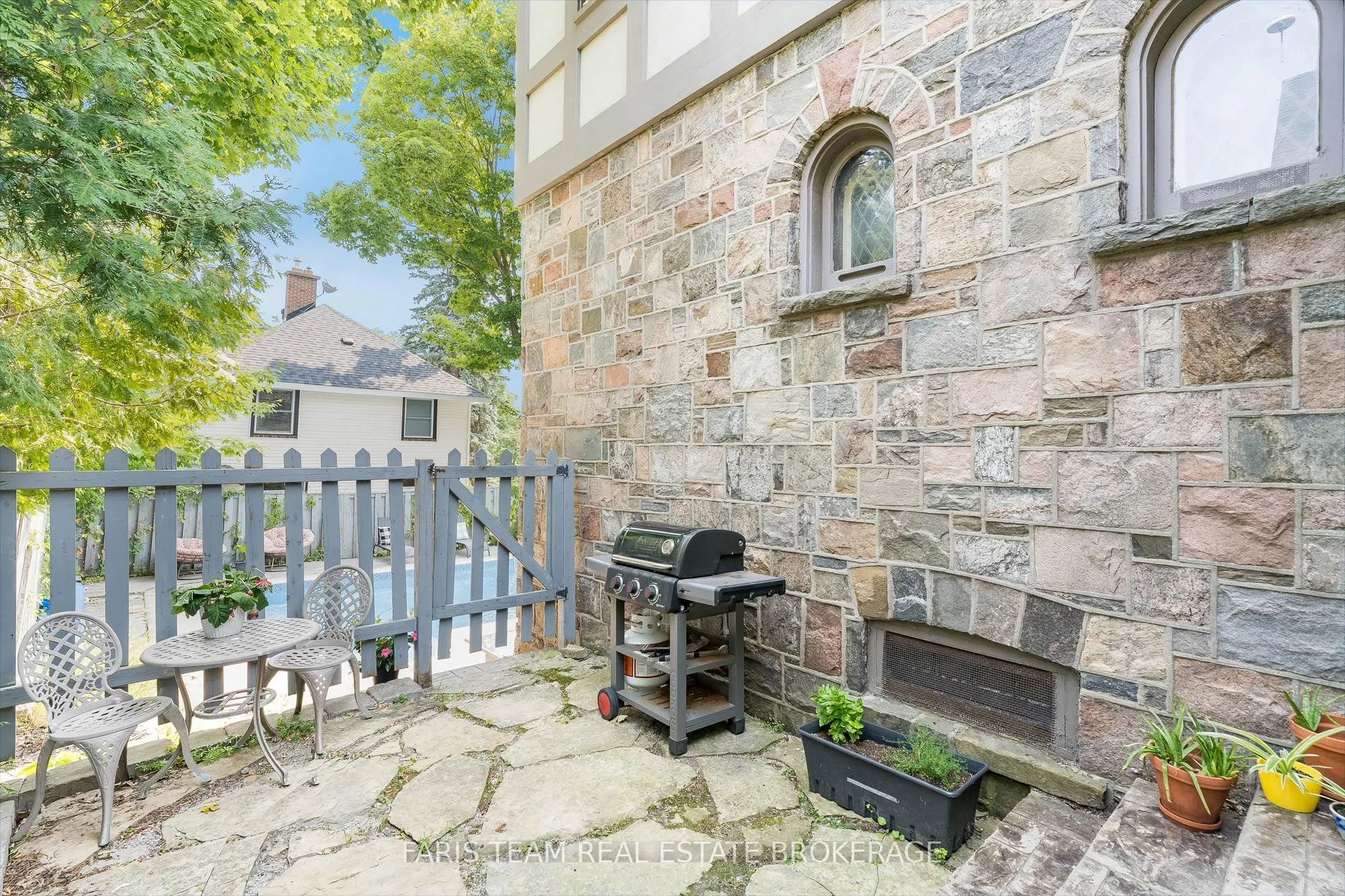 44 Tecumseth Street