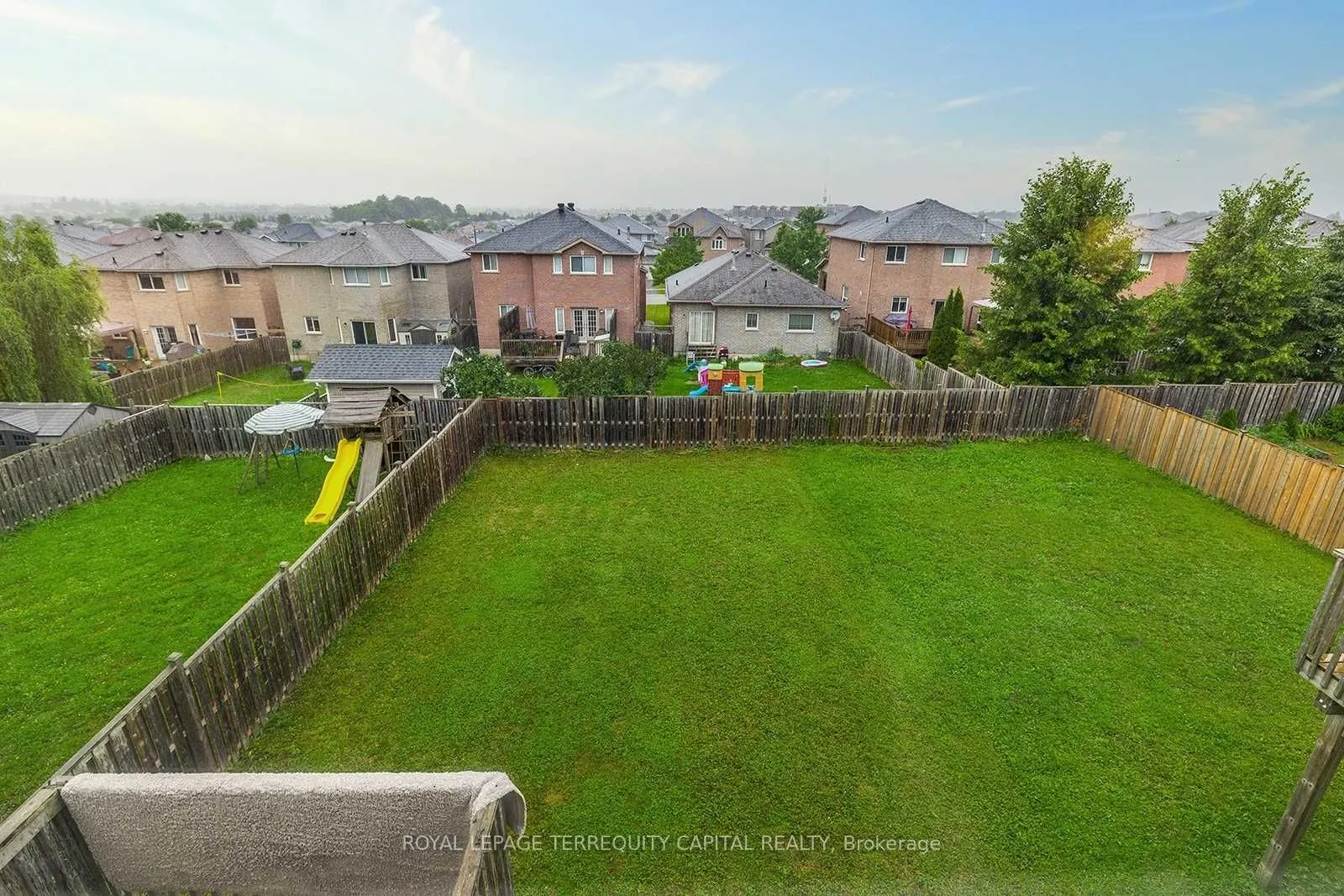 90 Courtney Crescent