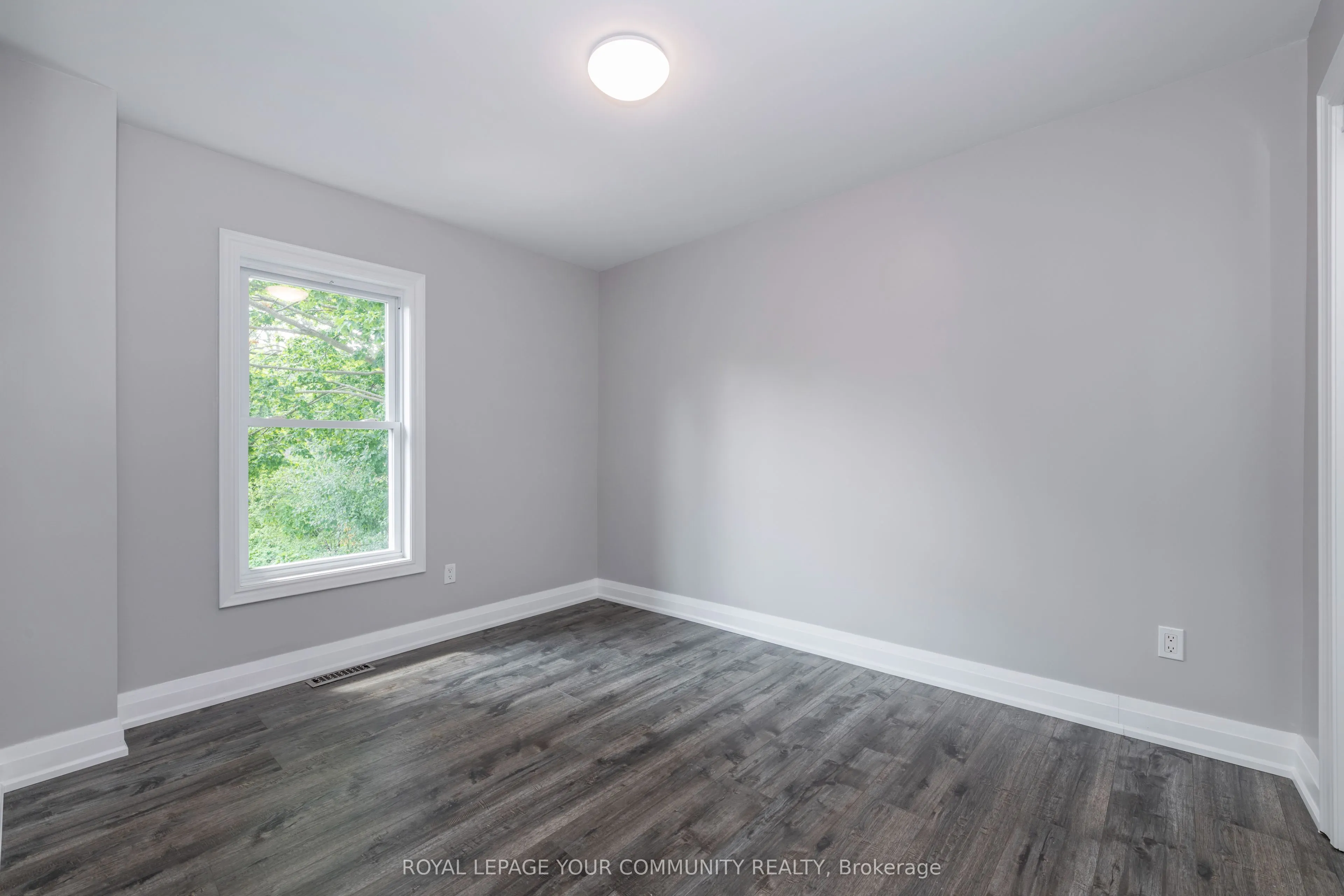 223 Laclie Street