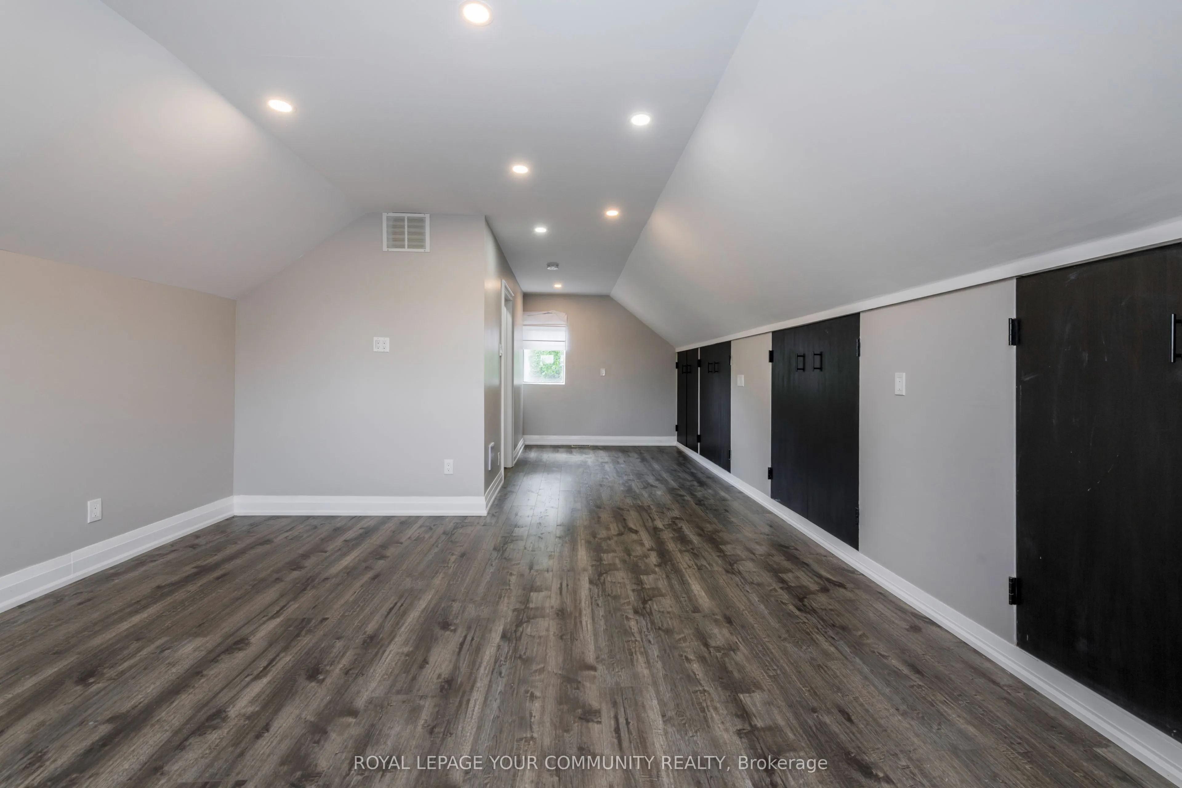 223 Laclie Street
