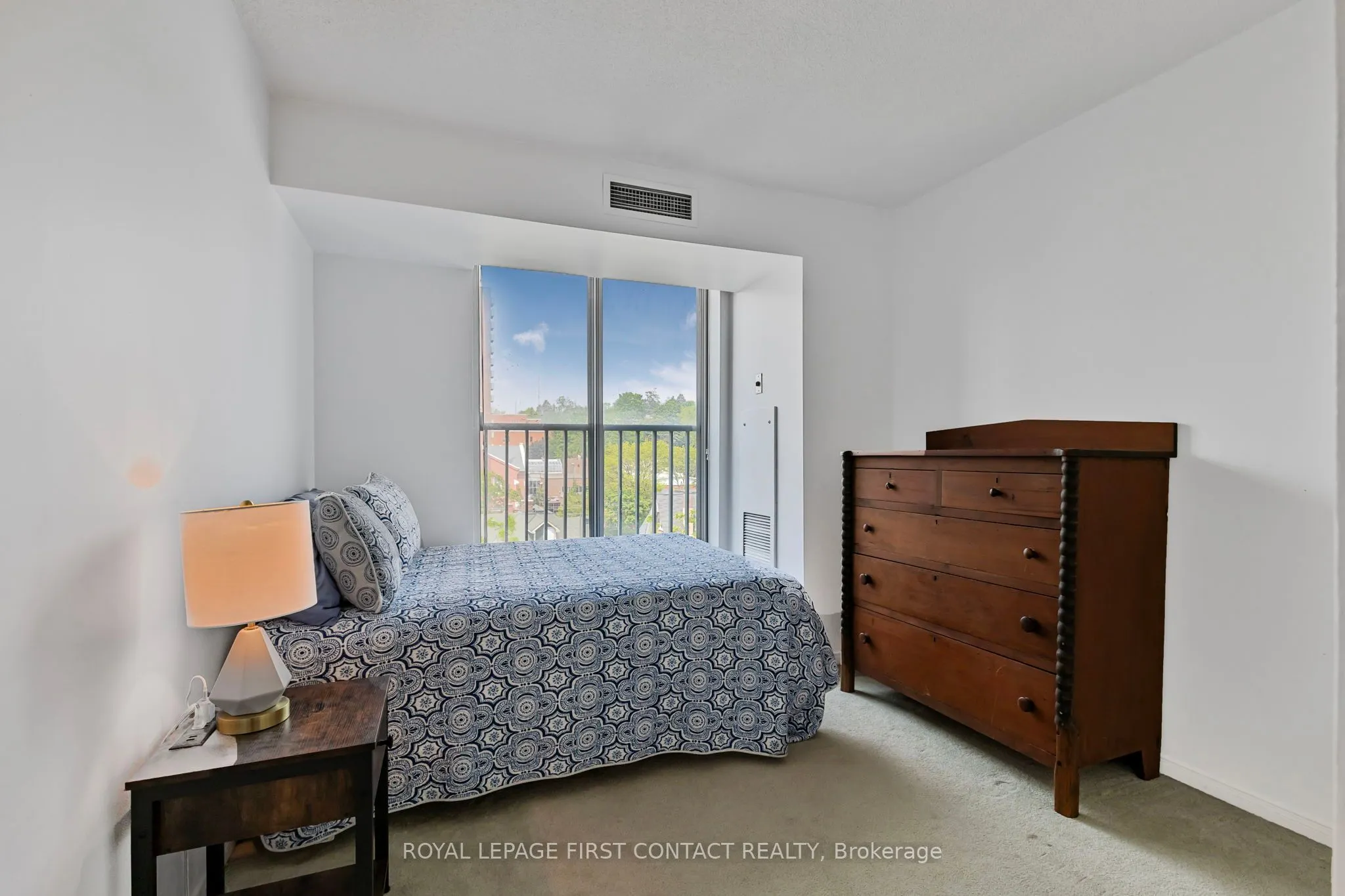 150 Dunlop Street E, #811