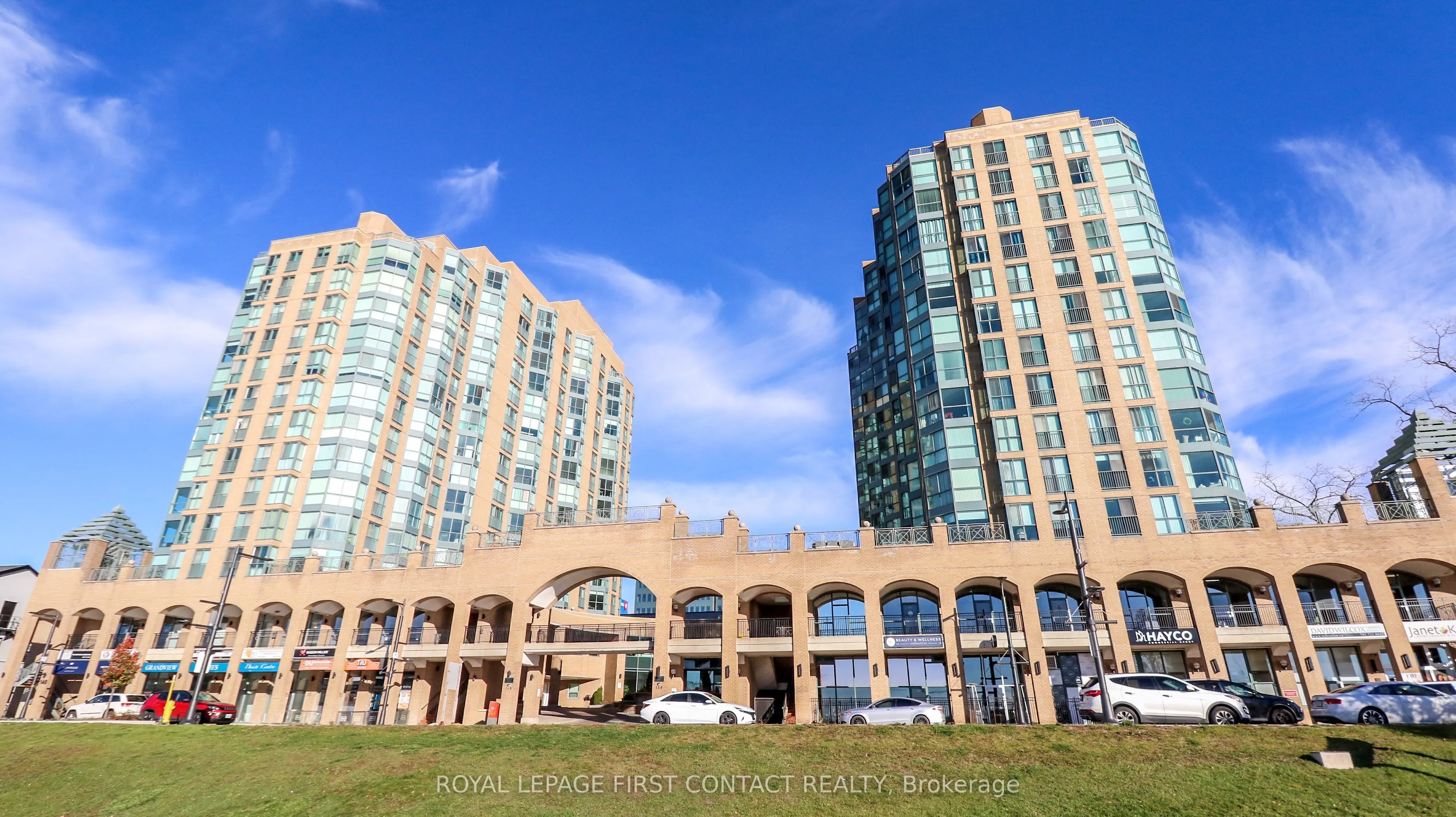 150 Dunlop Street E, #811