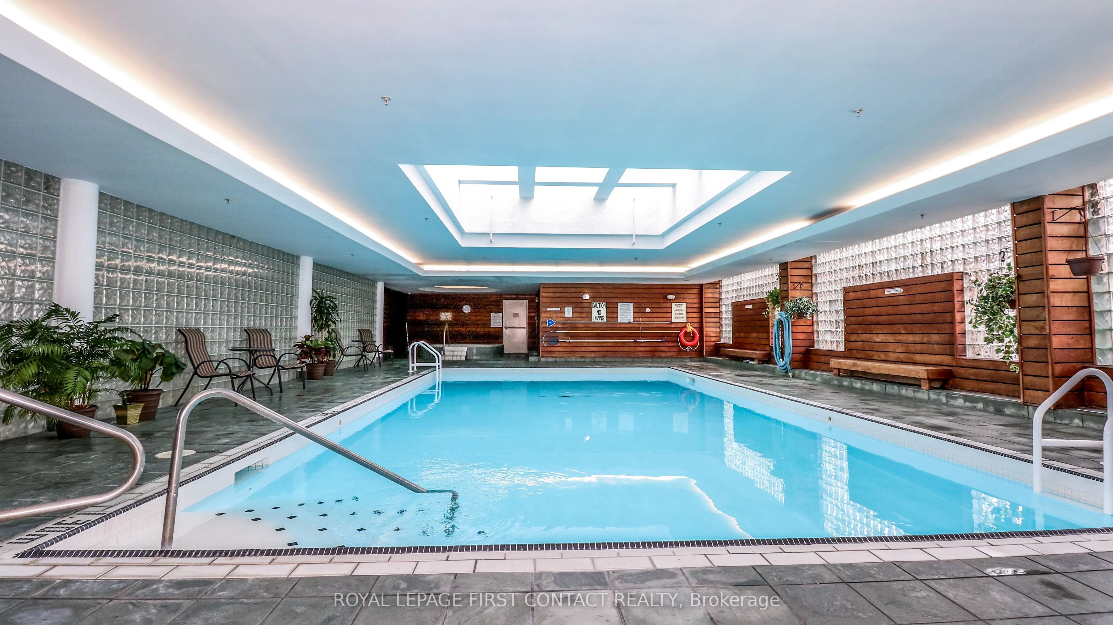 150 Dunlop Street E, #811