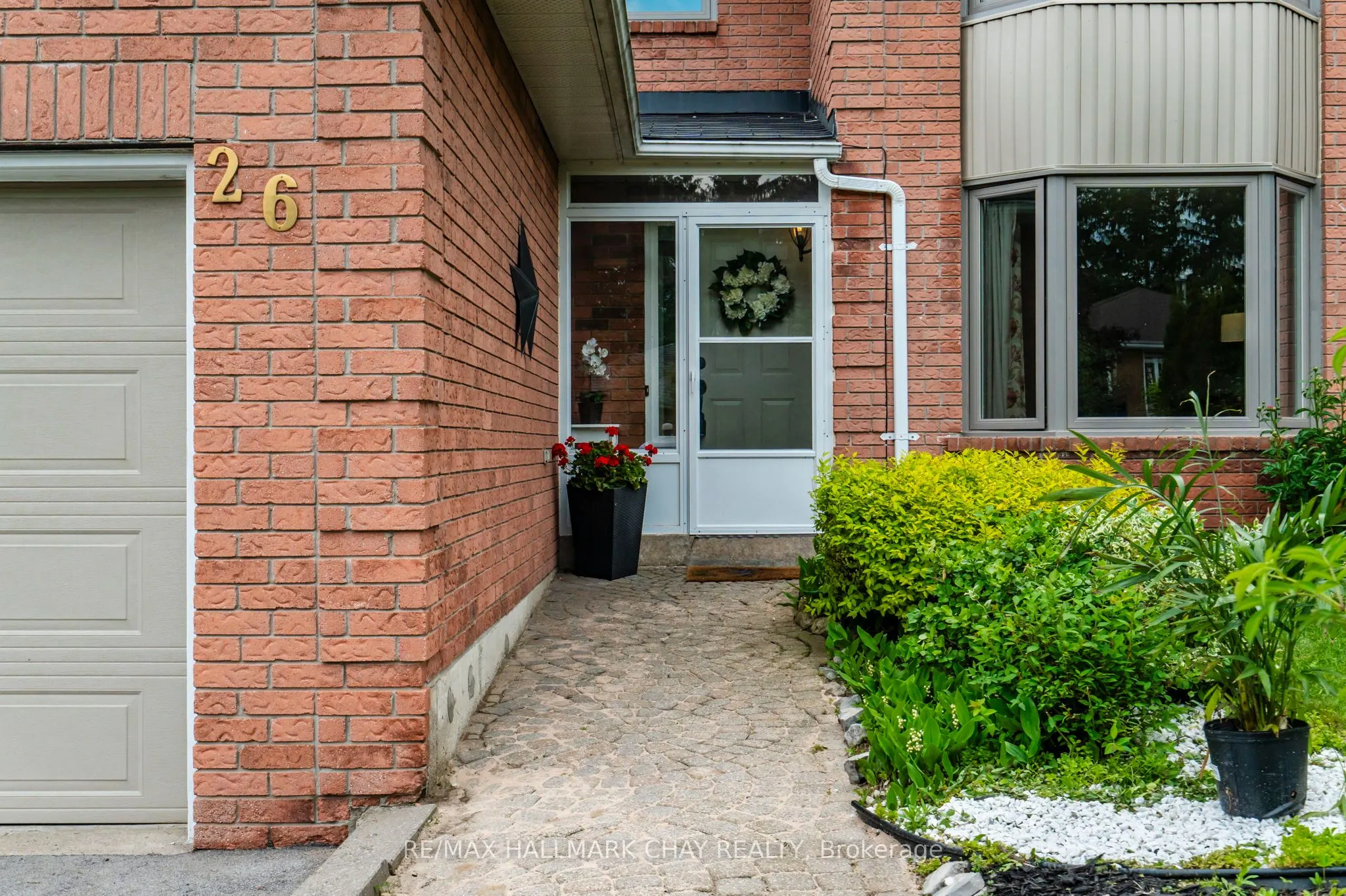 26 Kenny Crescent
