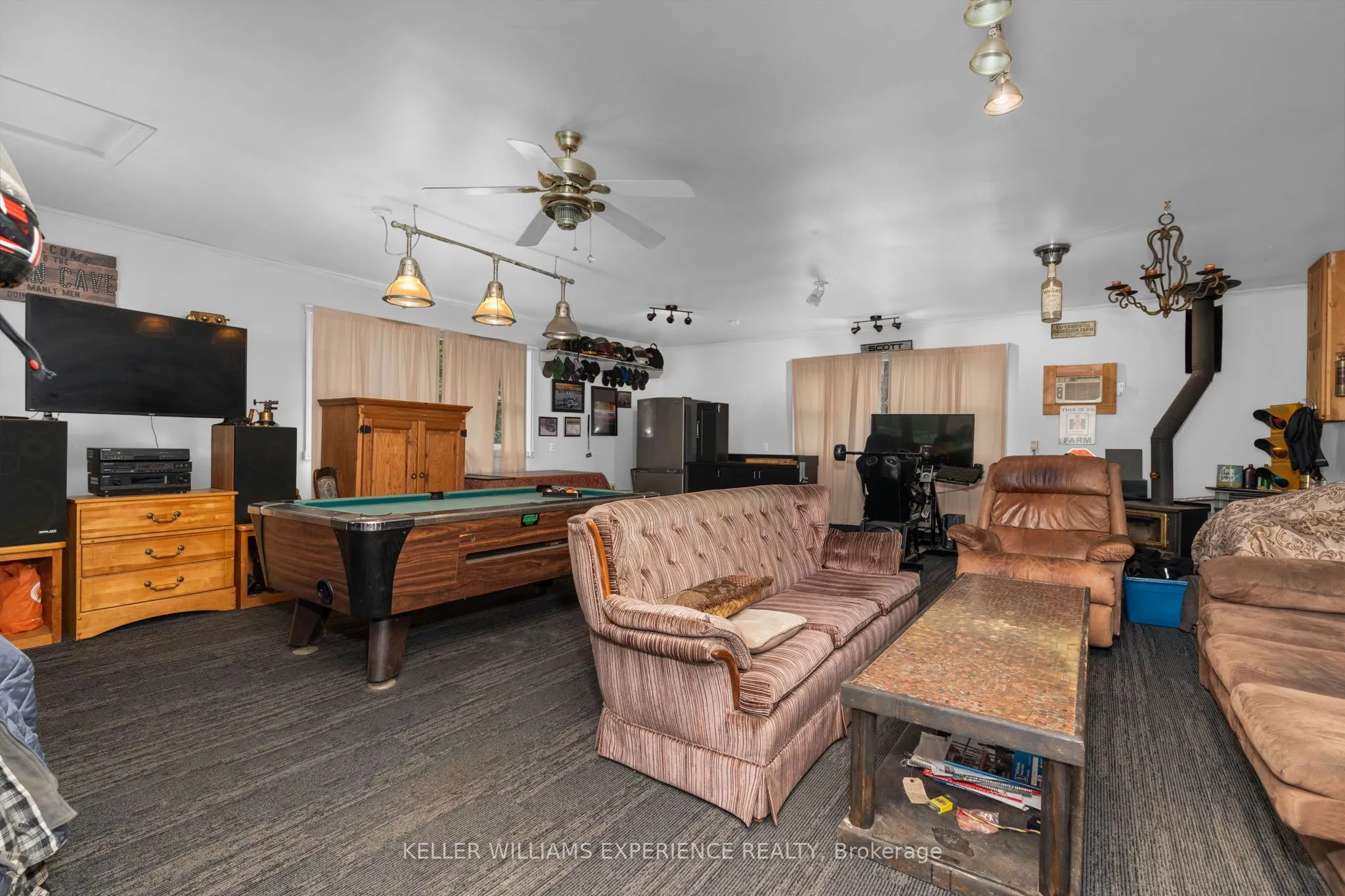 1398 Old Second Road N
