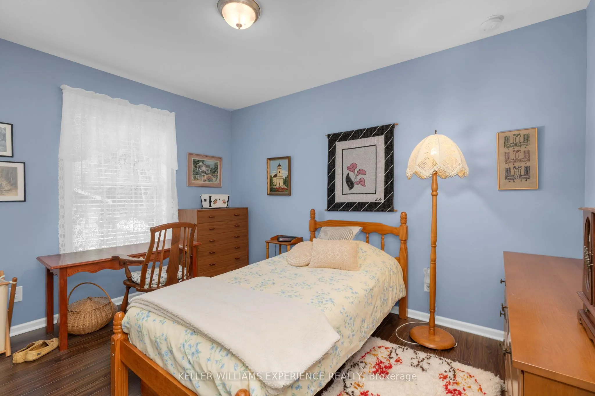 1398 Old Second Road N