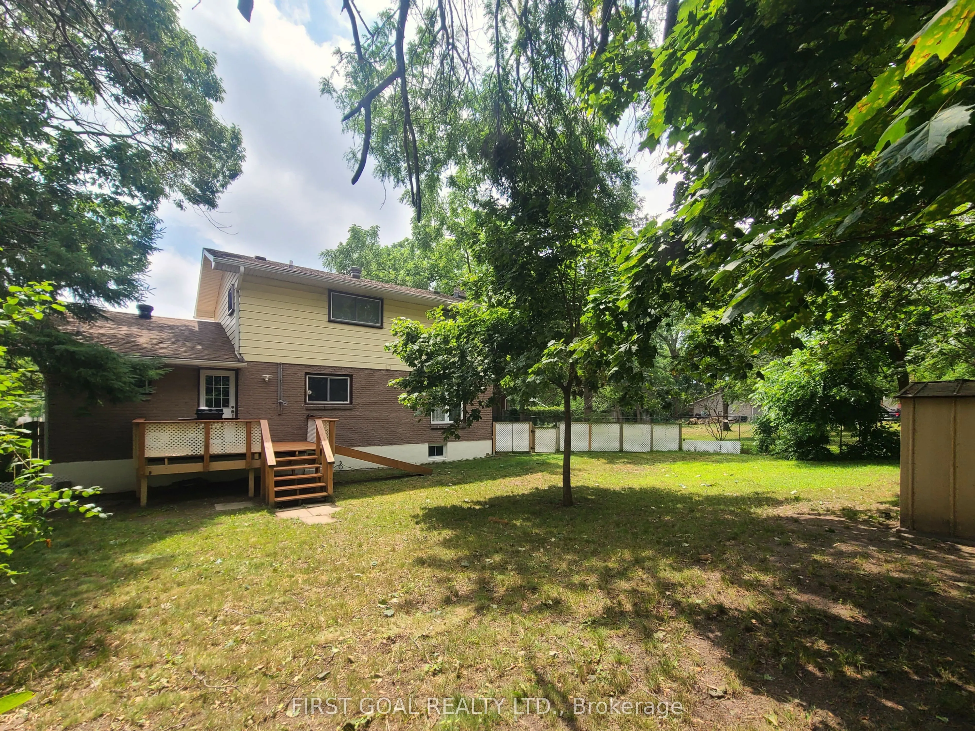 2 Agnes Street