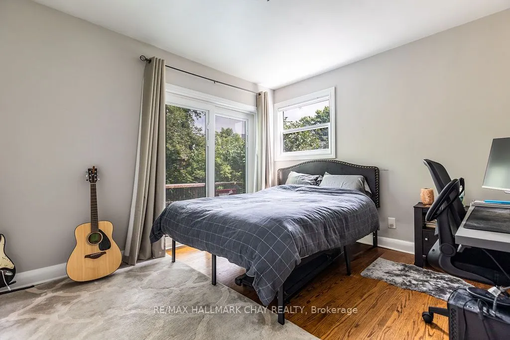 325 Innisfil Street