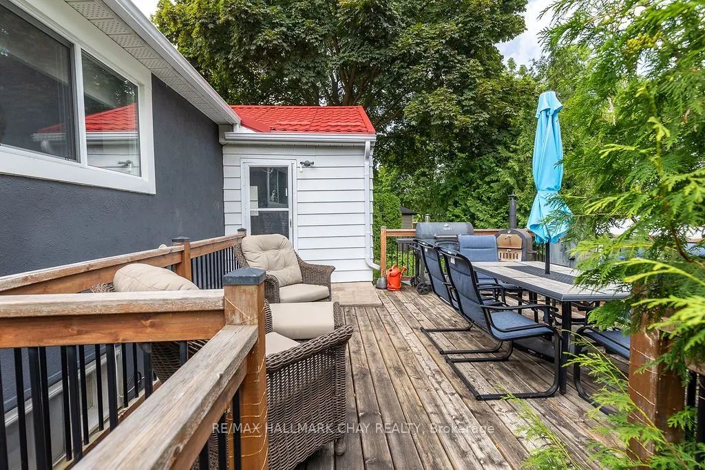 325 Innisfil Street
