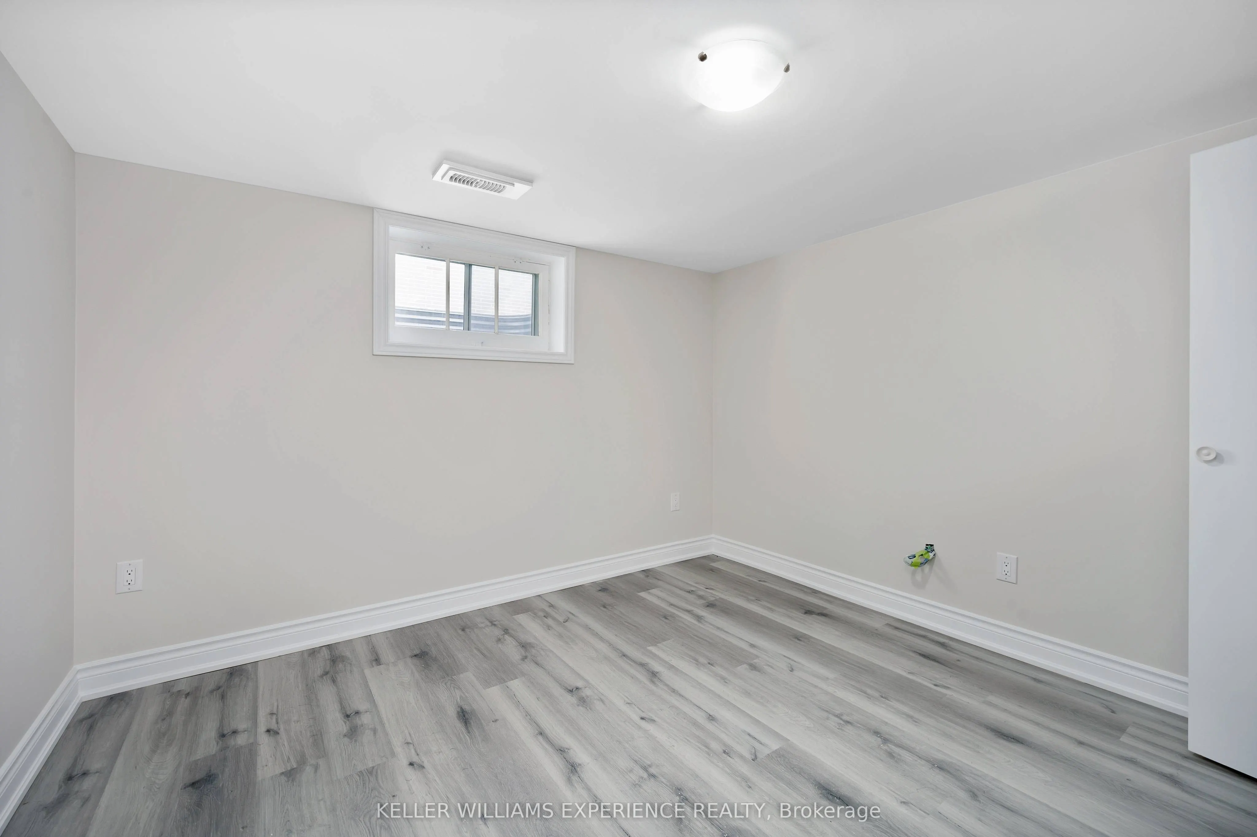52 Cundles Road E, #Unit 1