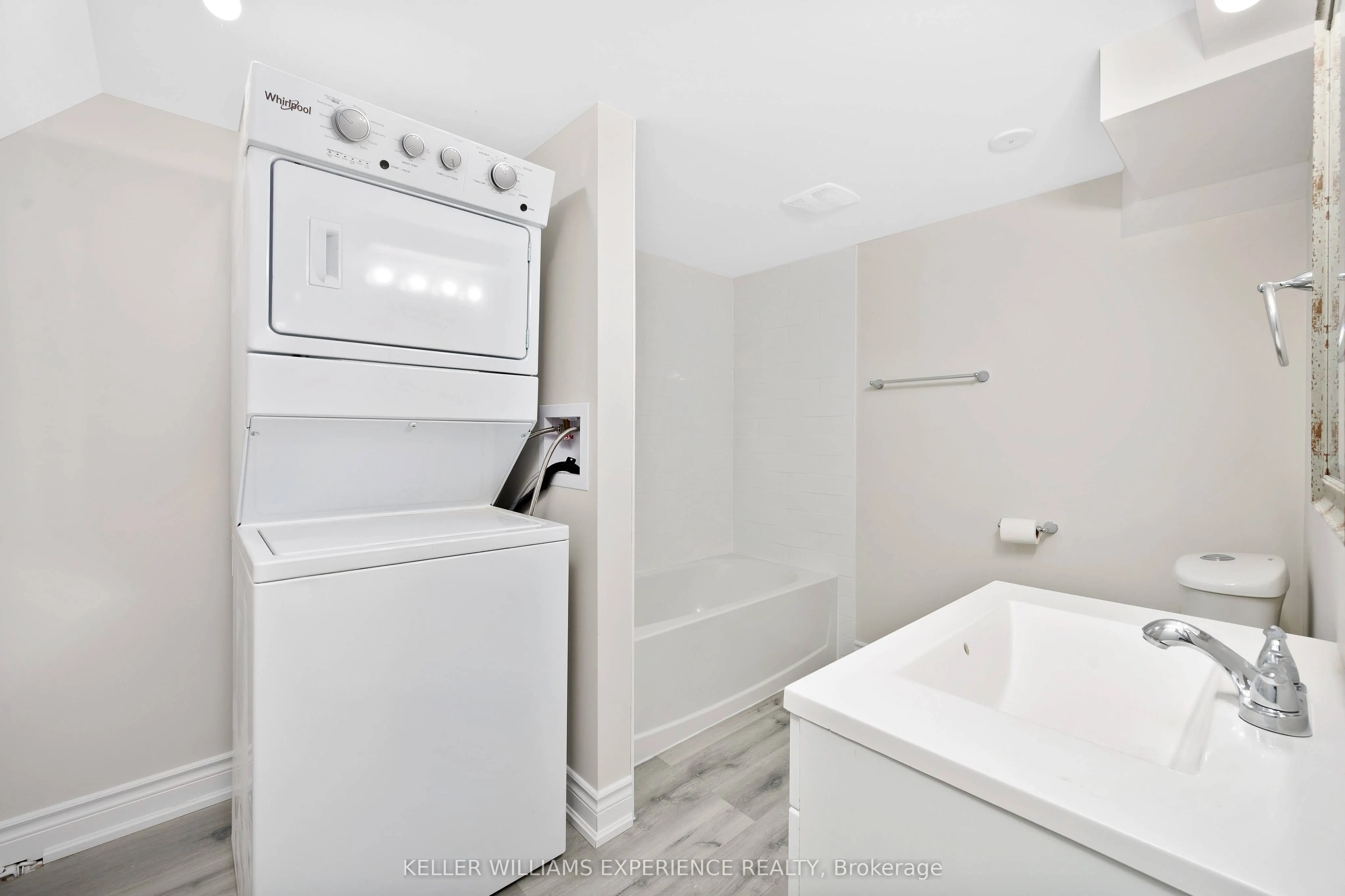 52 Cundles Road E, #Unit 1