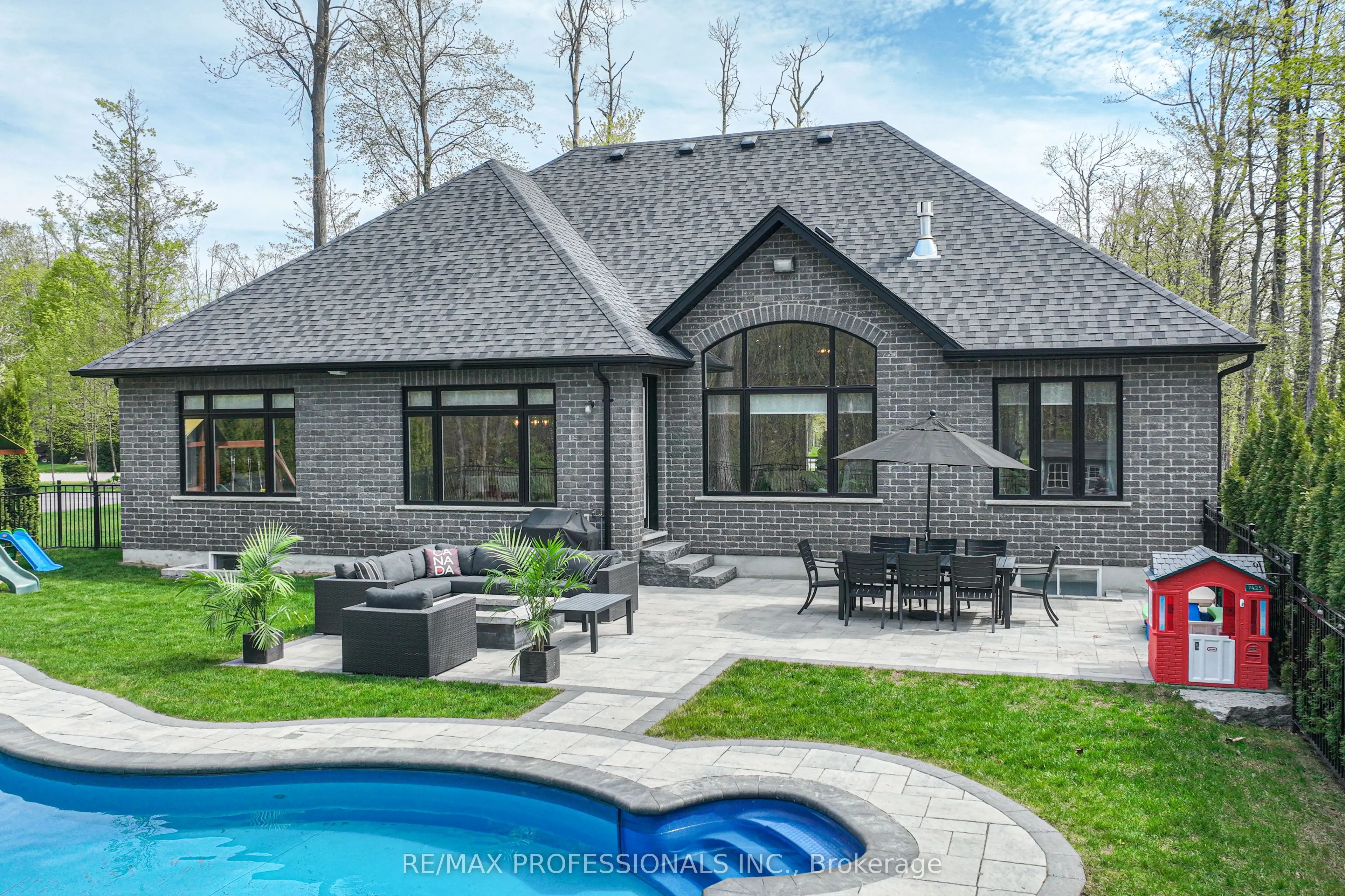 21 Boothby Crescent