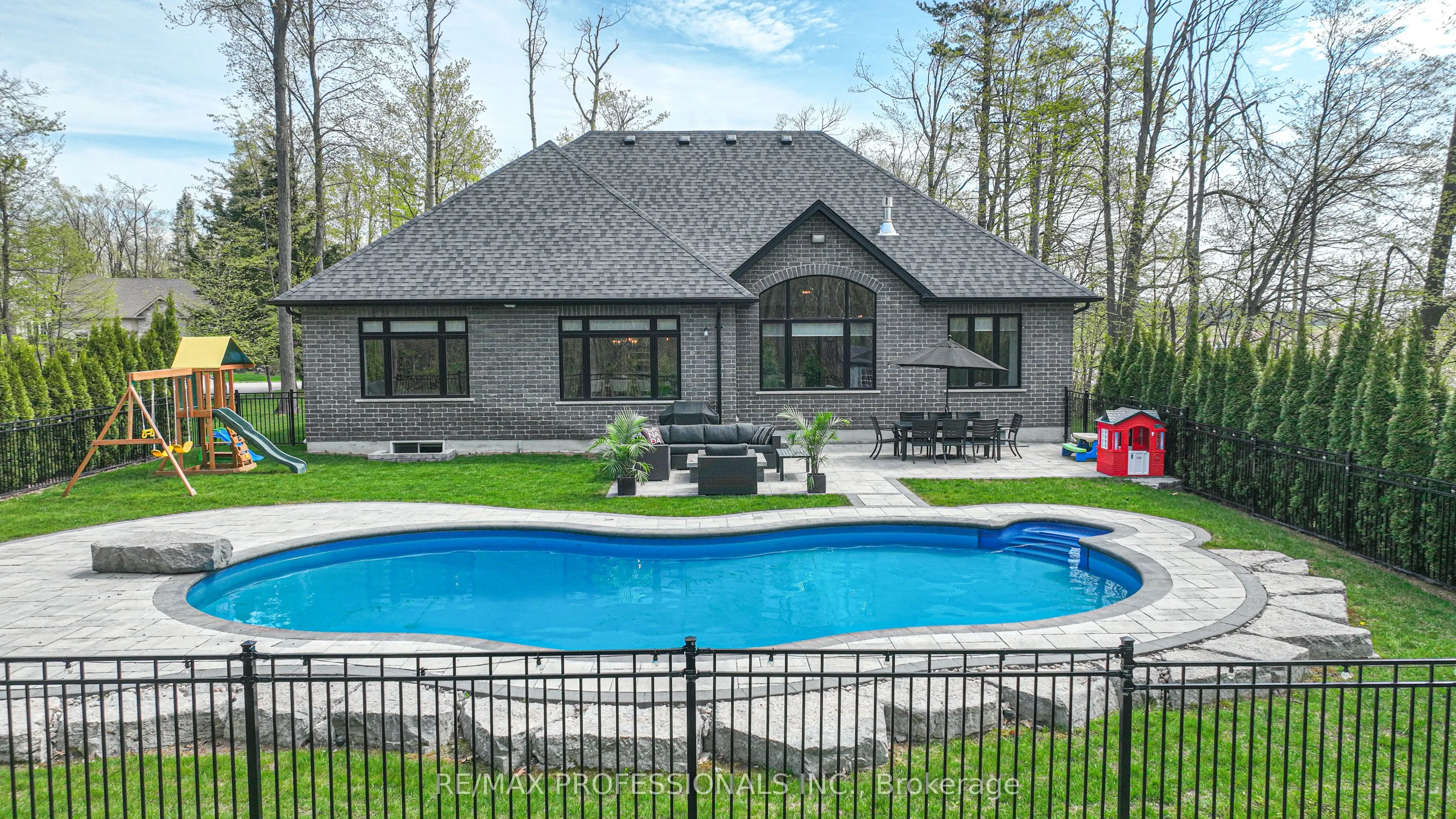 21 Boothby Crescent