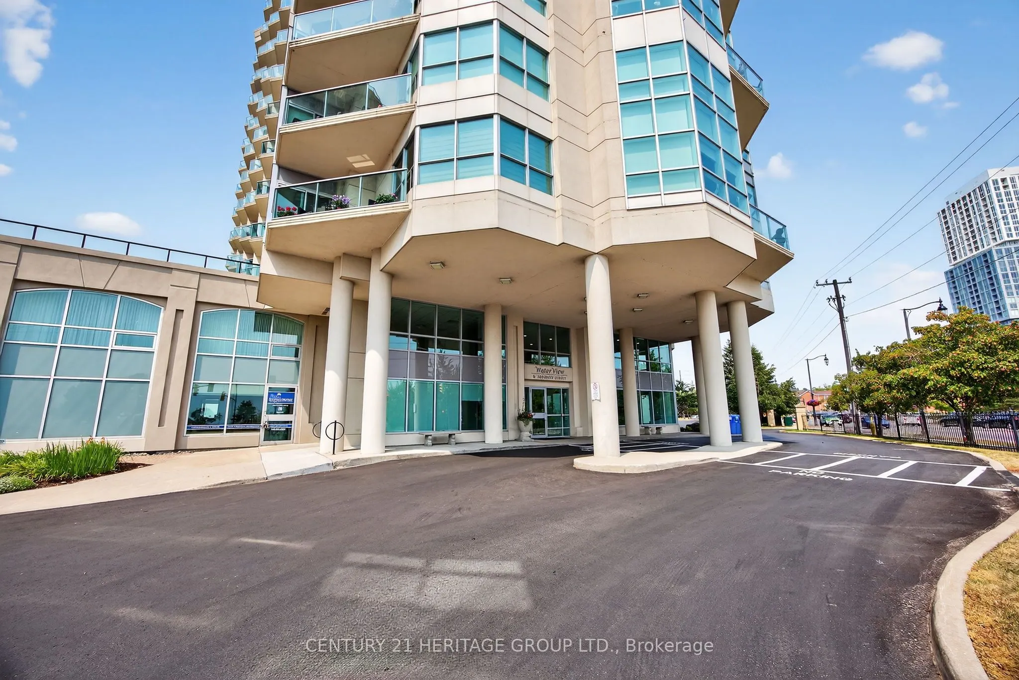 6 Toronto Street, #1008