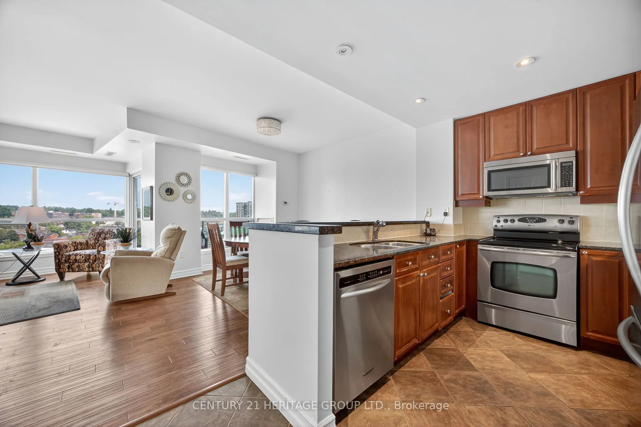 6 Toronto Street, #1008