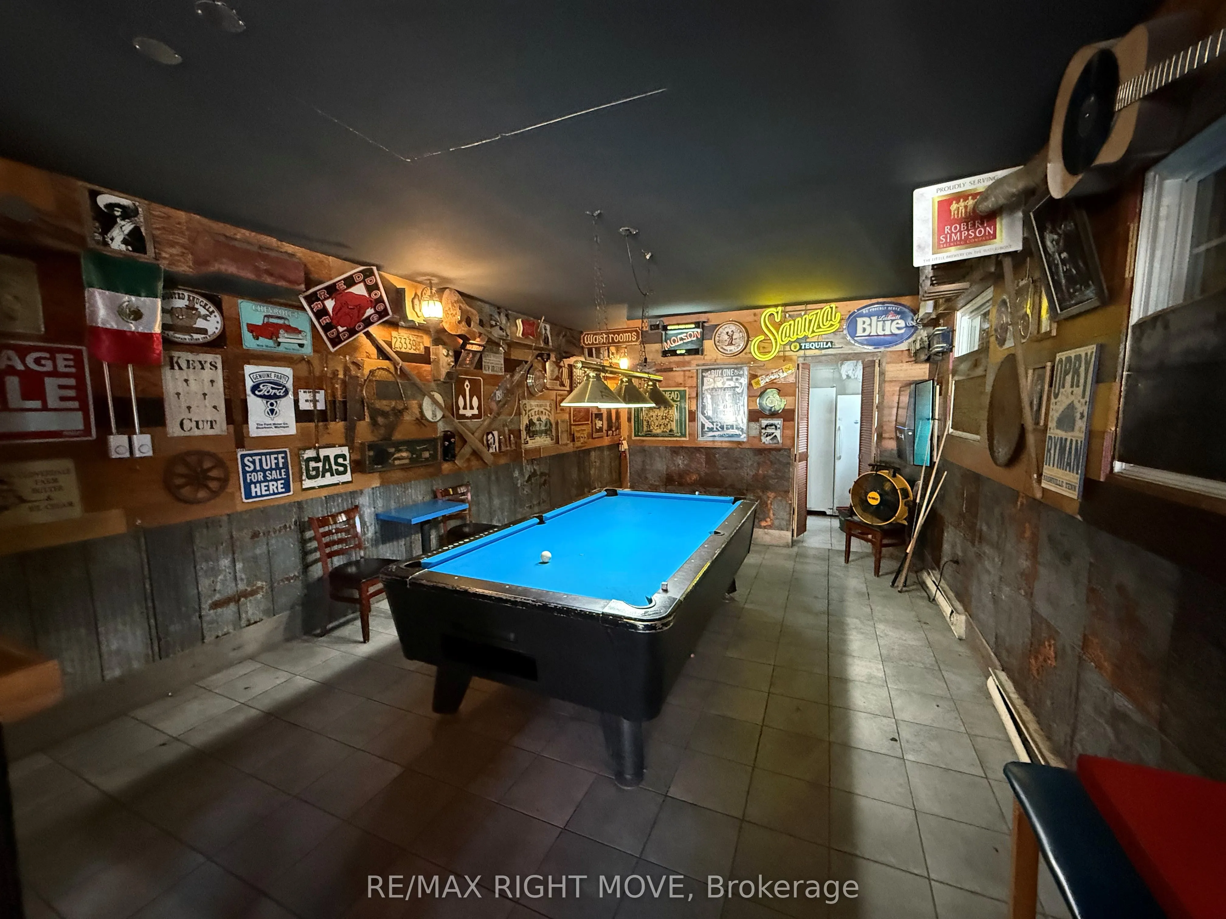 177 Mississaga Street E