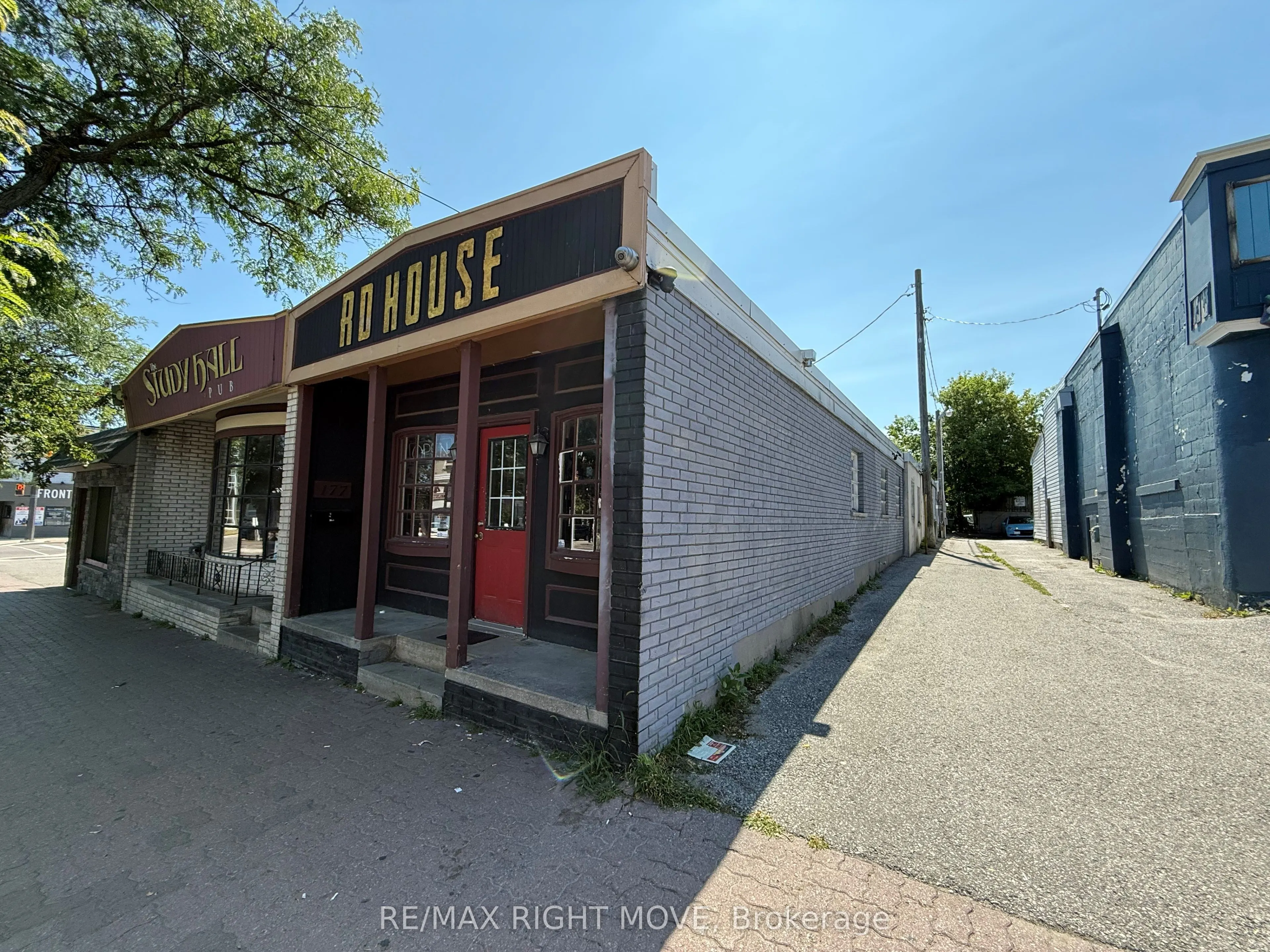 177 Mississaga Street E