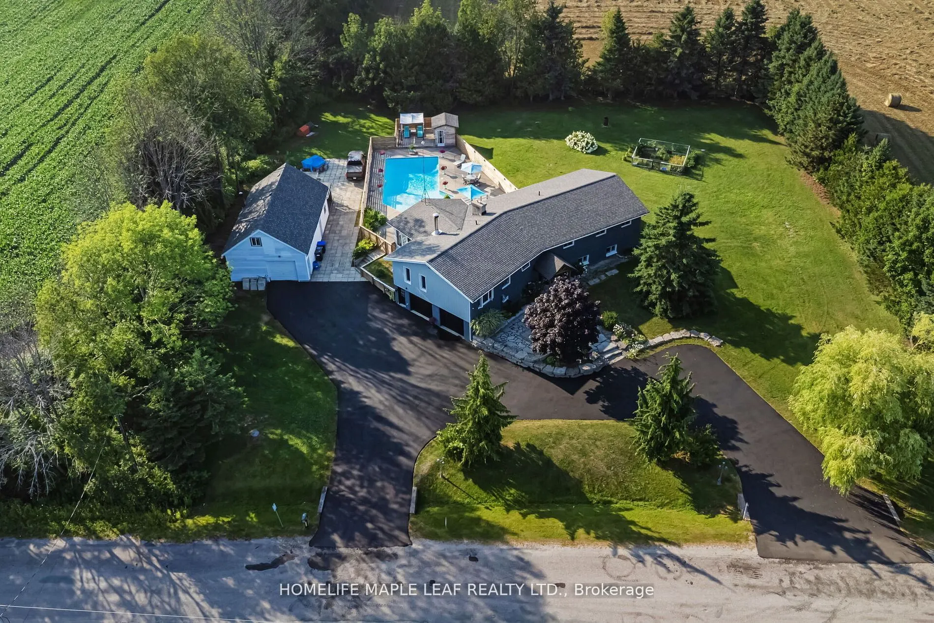 560 Concession 15 Road W