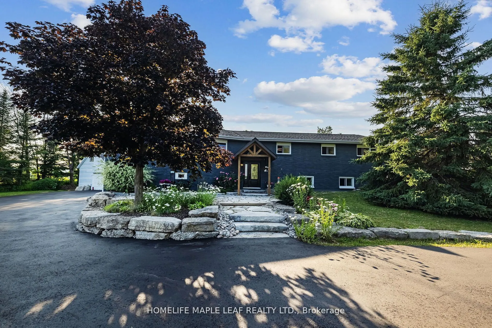 560 Concession 15 Road W