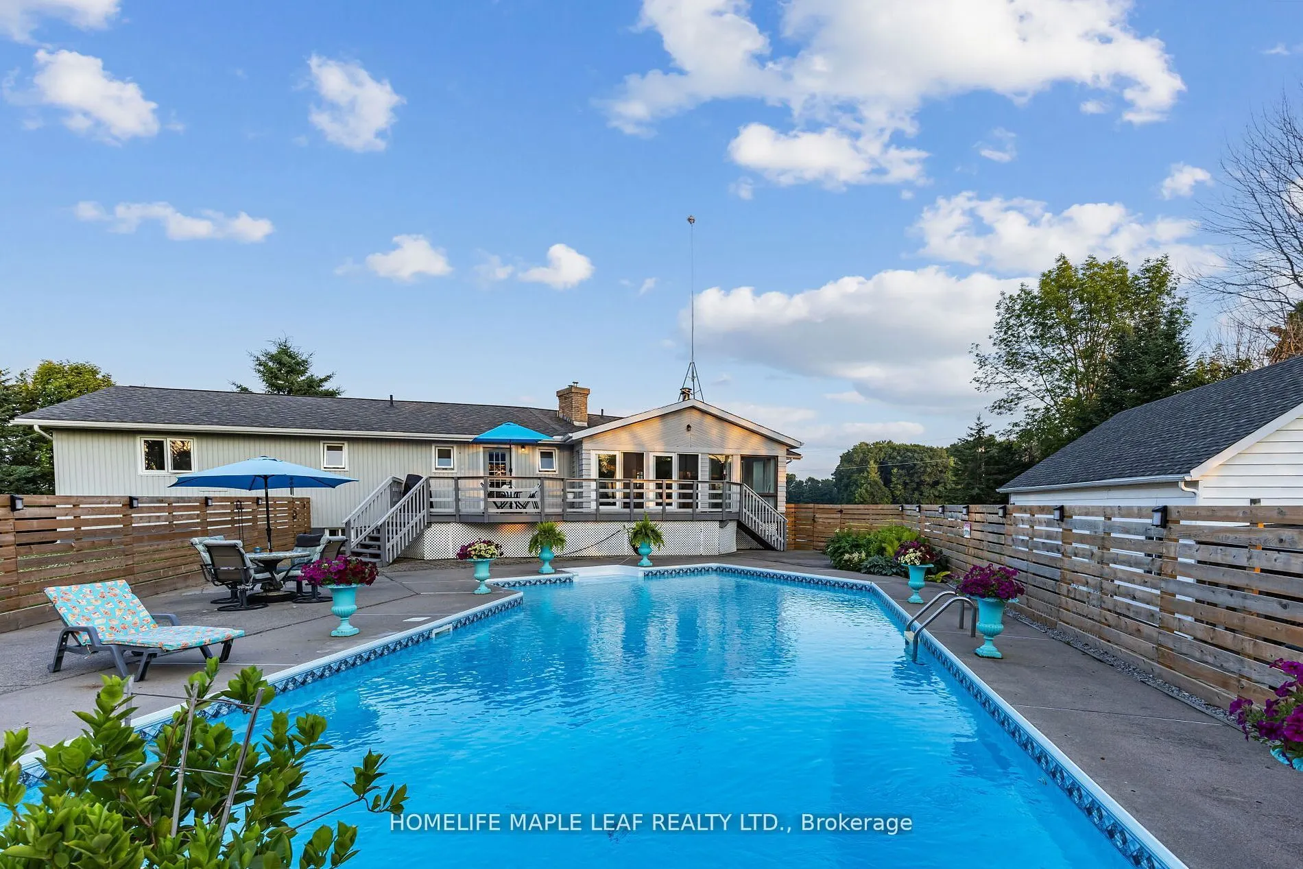 560 Concession 15 Road W
