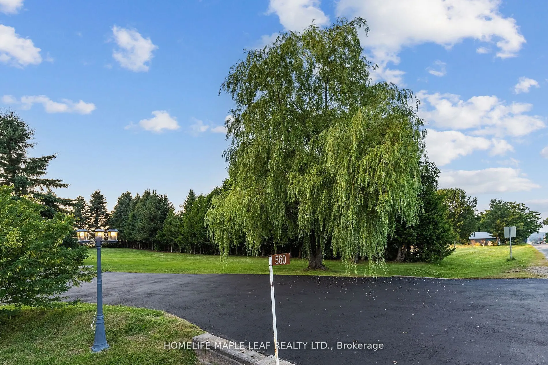 560 Concession 15 Road W