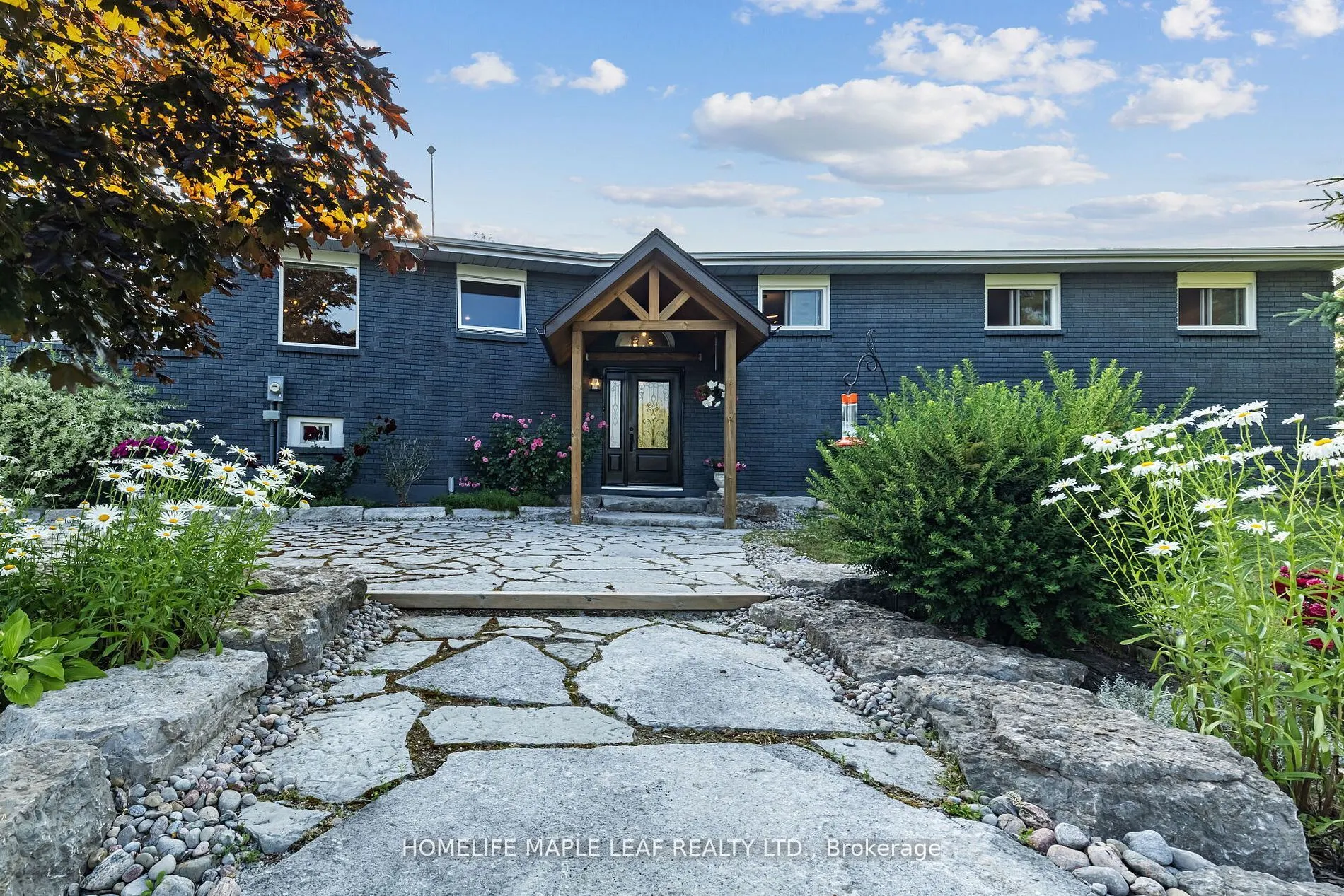 560 Concession 15 Road W