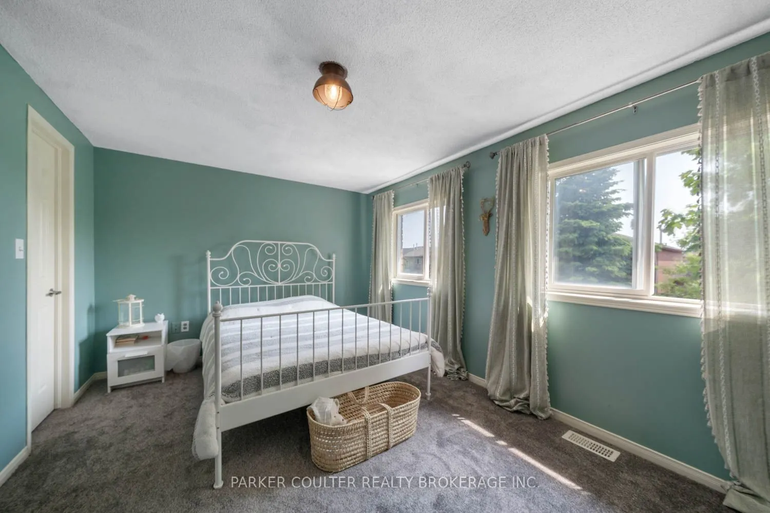 96 Lee Crescent