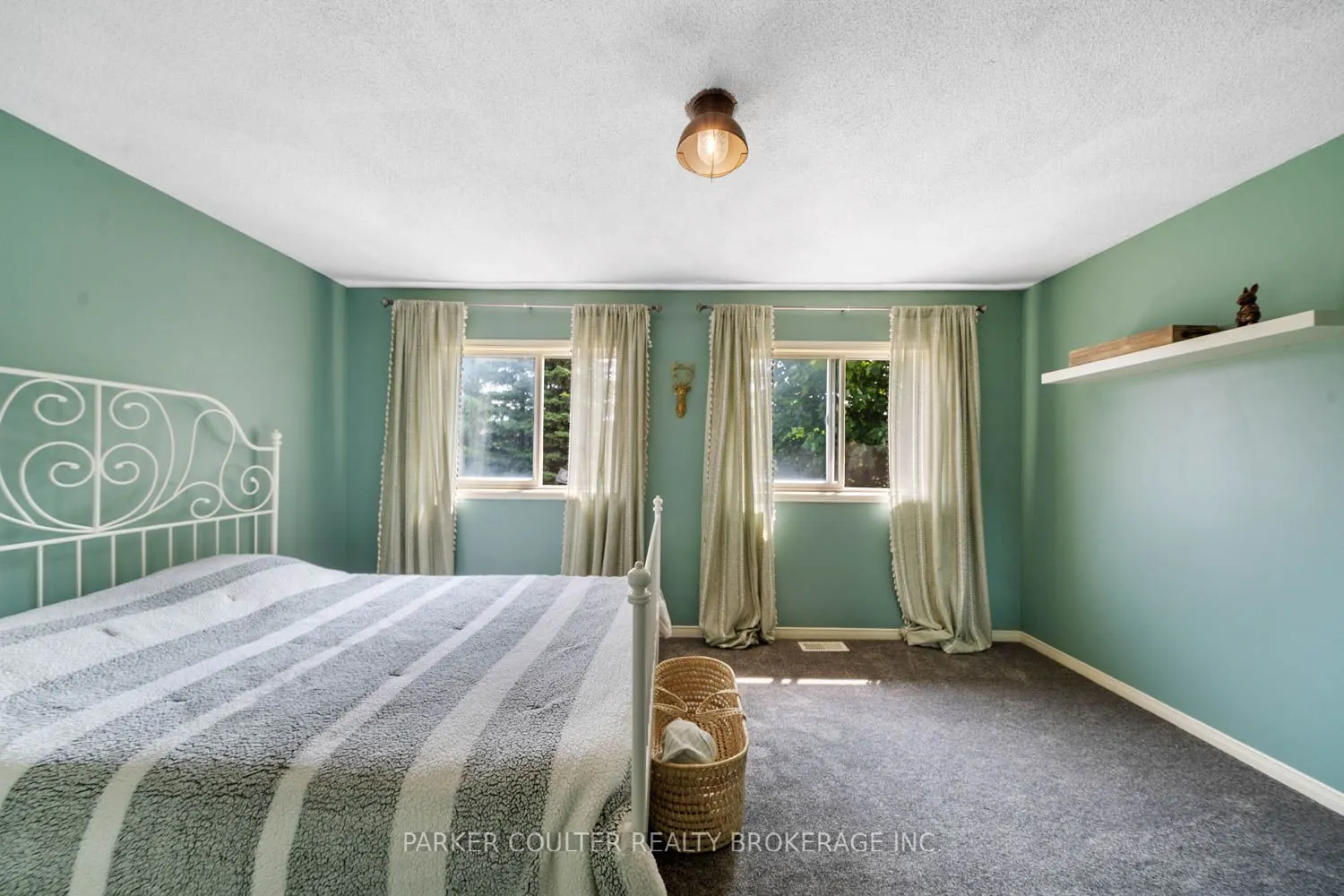 96 Lee Crescent