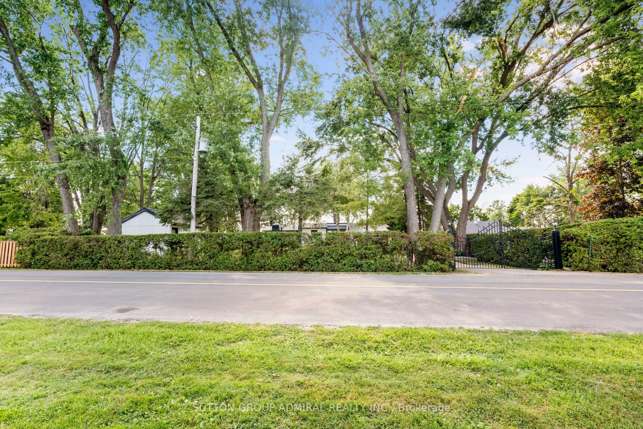 2232 Lakeshore Drive
