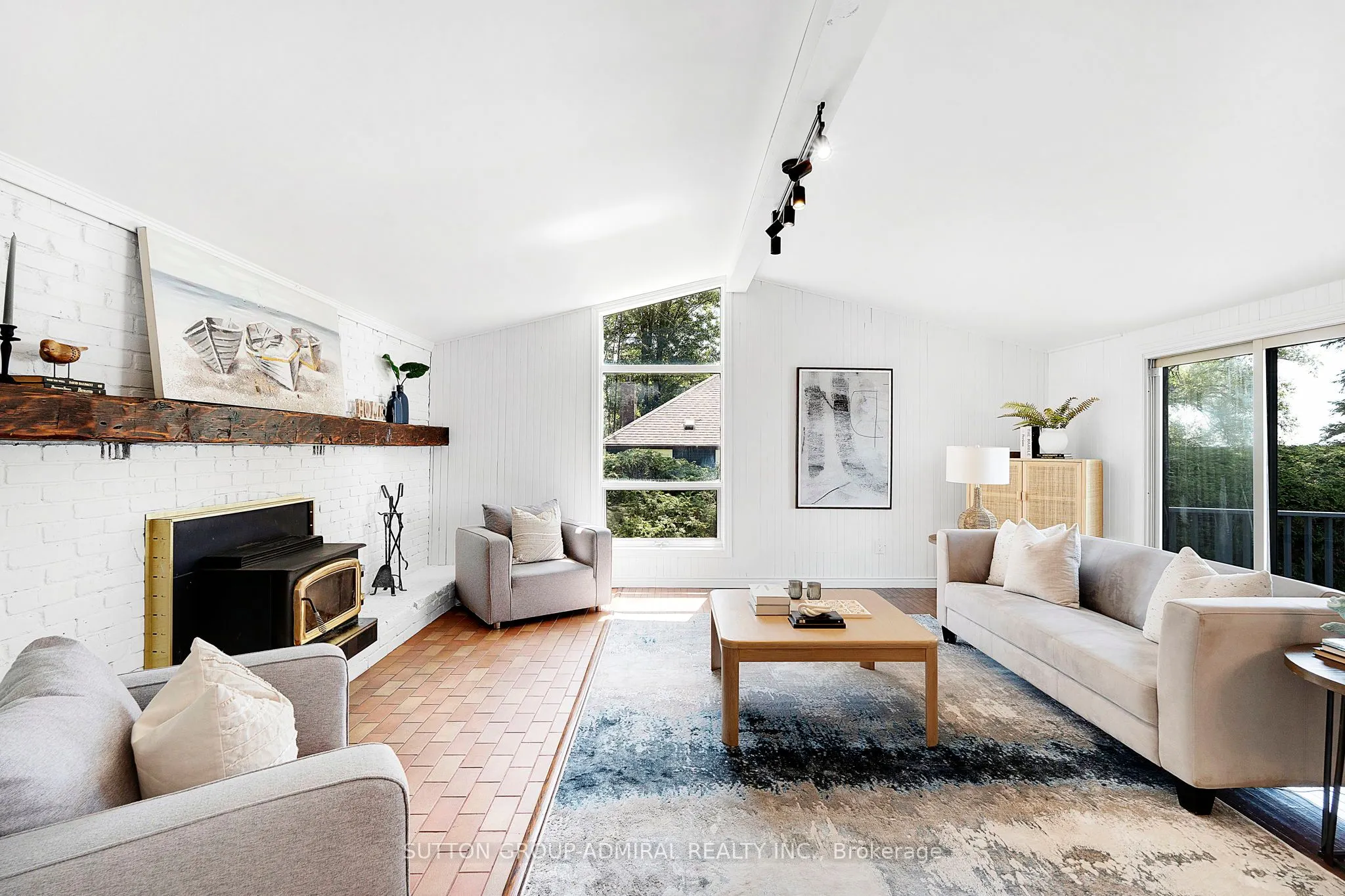 2232 Lakeshore Drive
