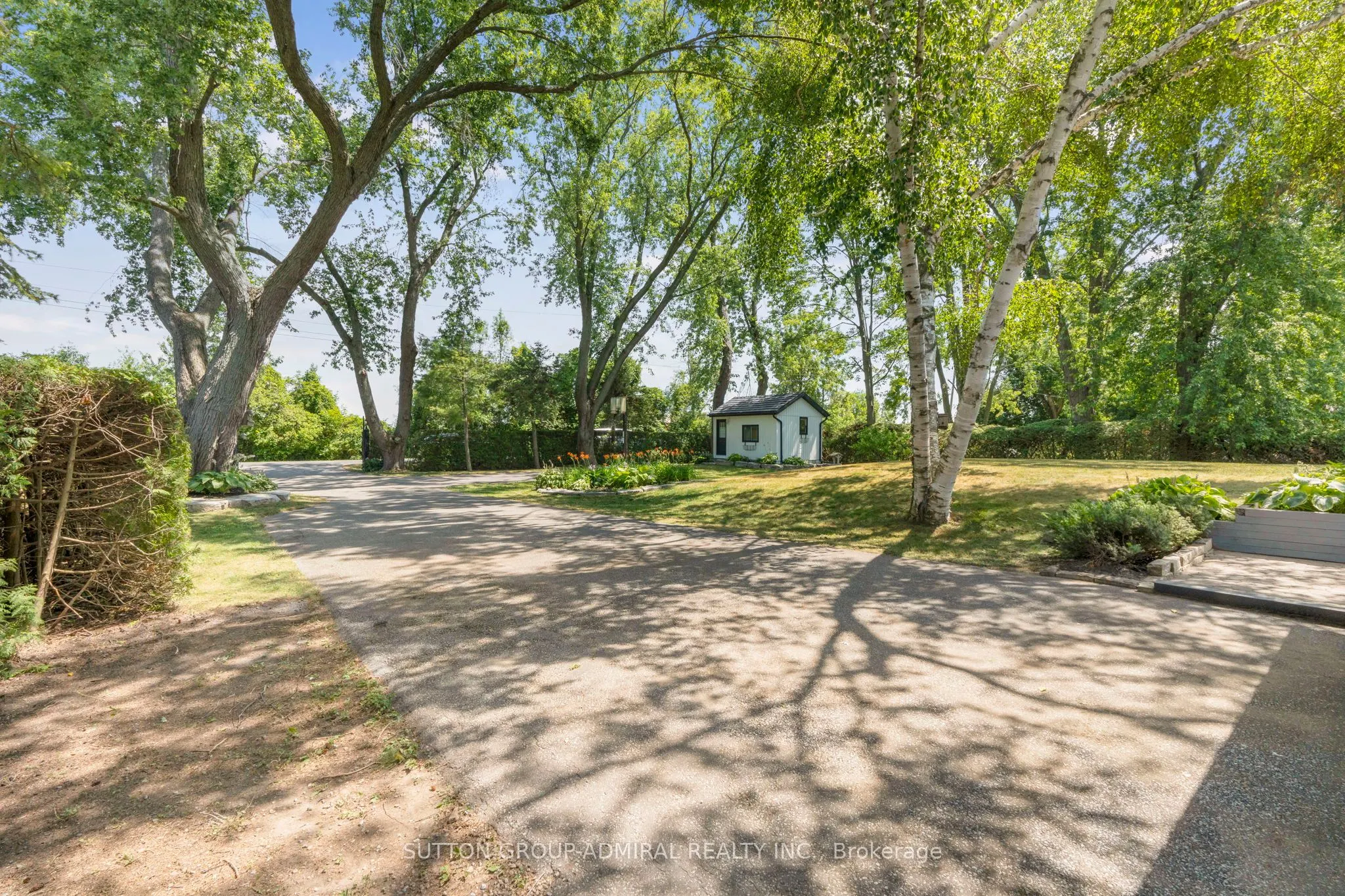 2232 Lakeshore Drive