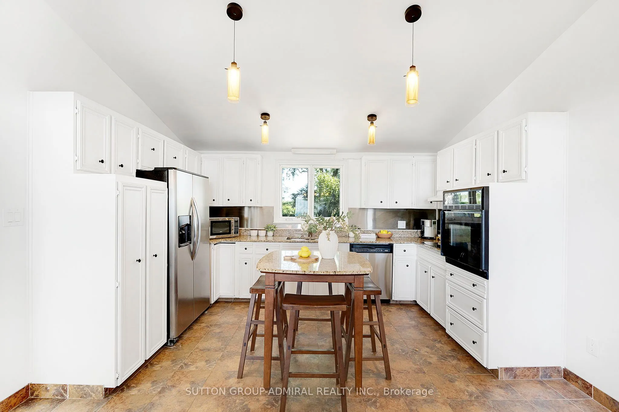 2232 Lakeshore Drive