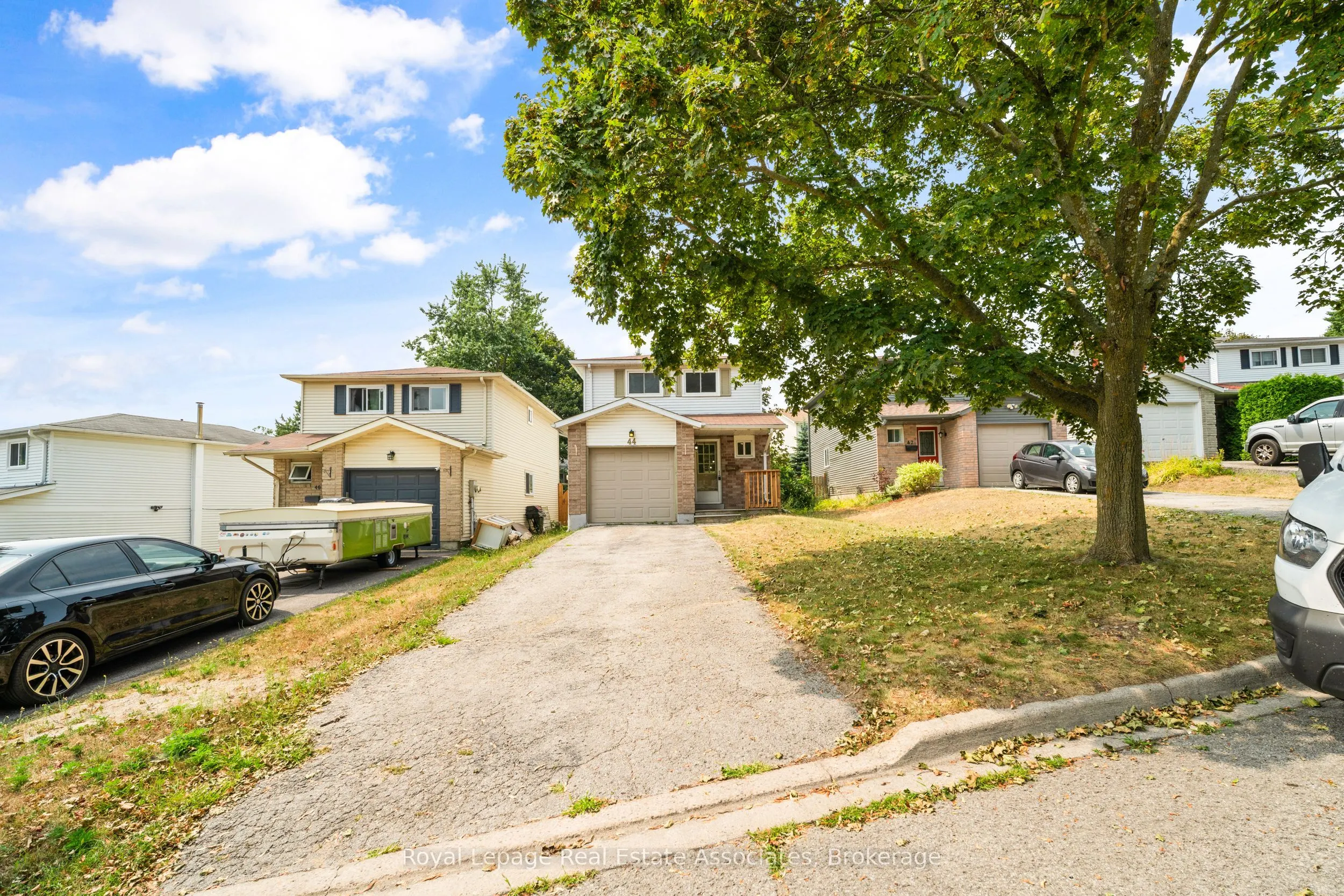 44 Hemingway Crescent