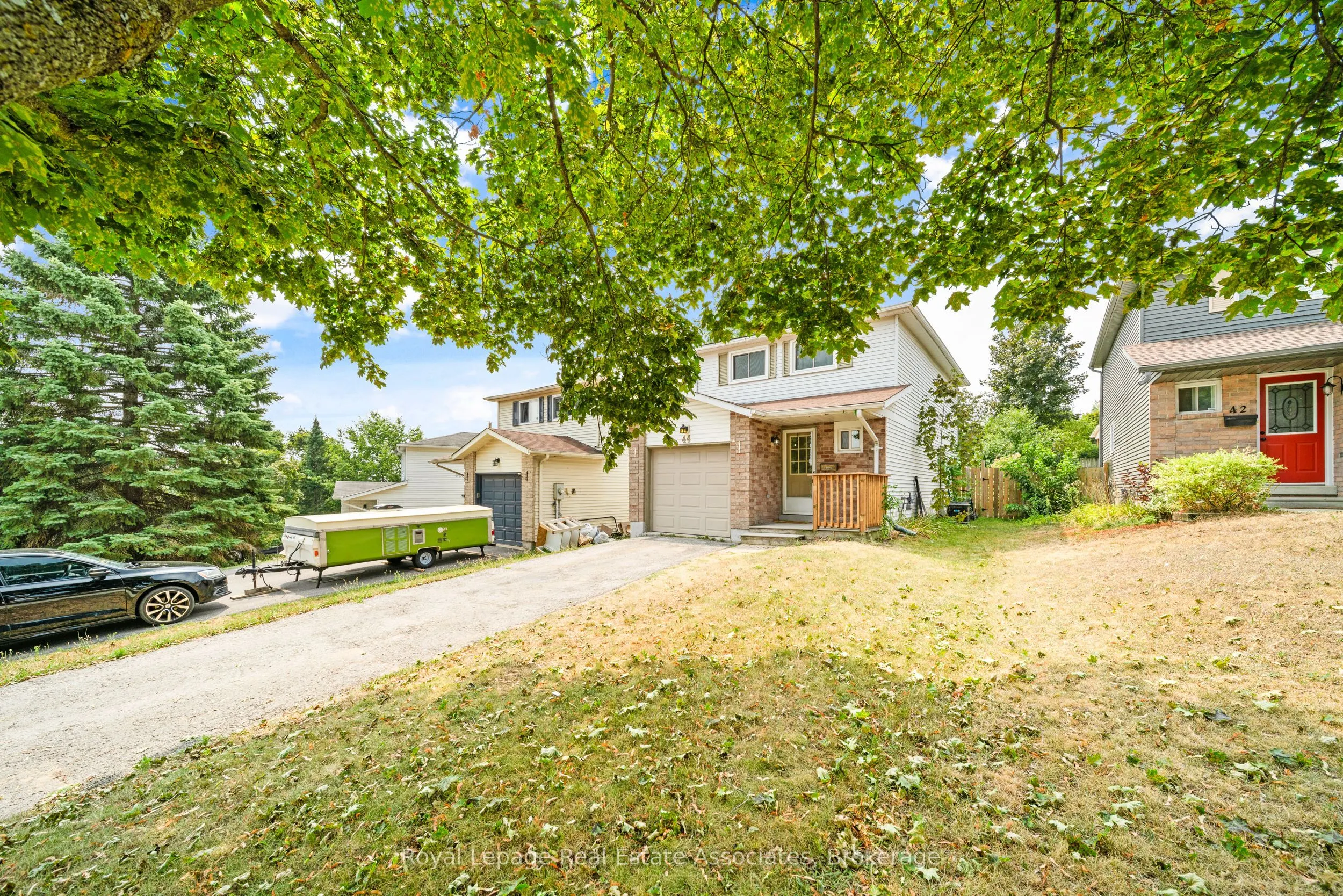44 Hemingway Crescent