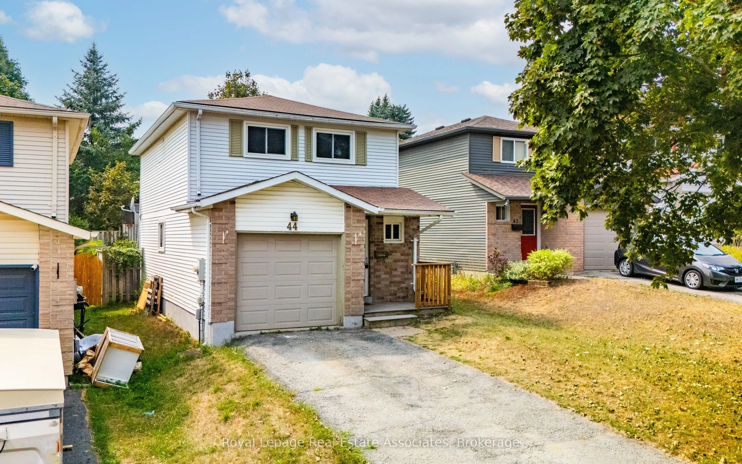 44 Hemingway Crescent