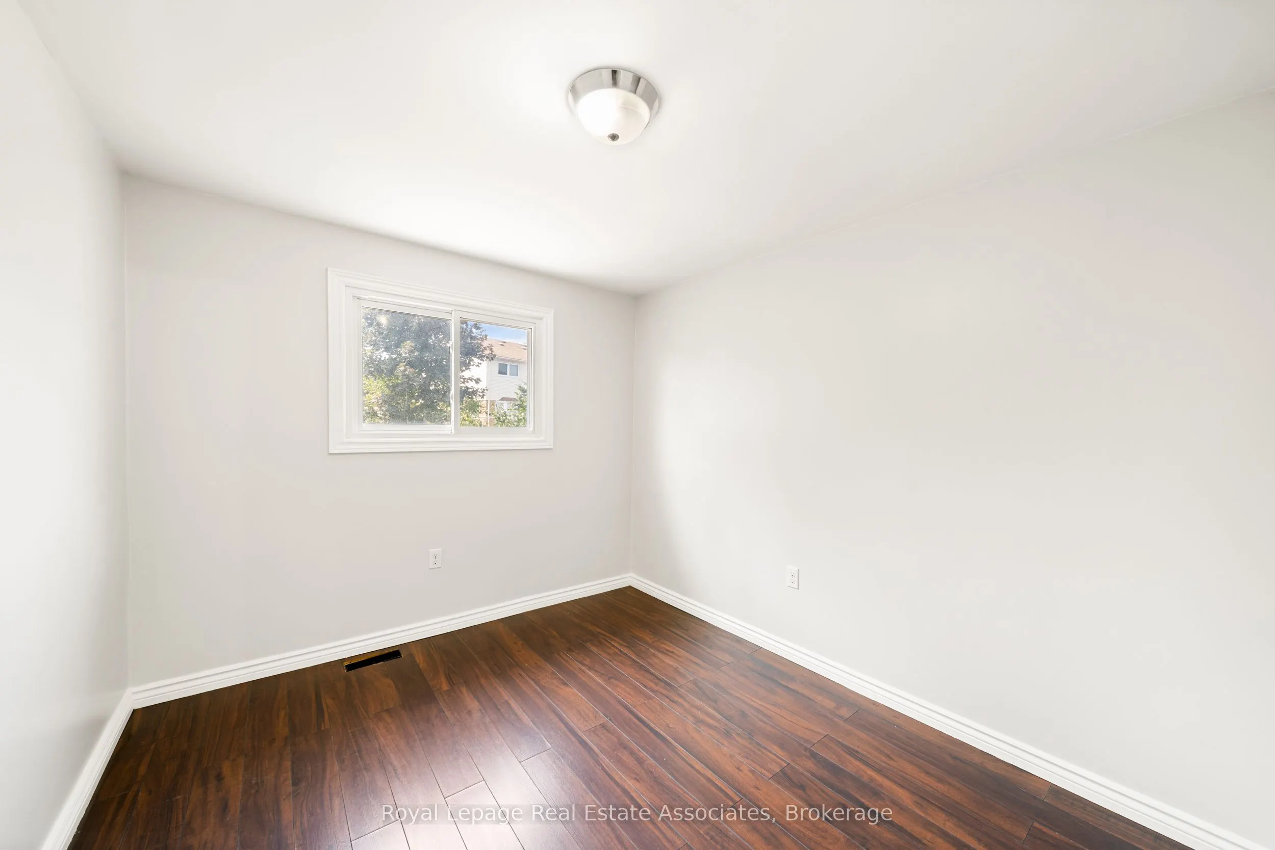 44 Hemingway Crescent