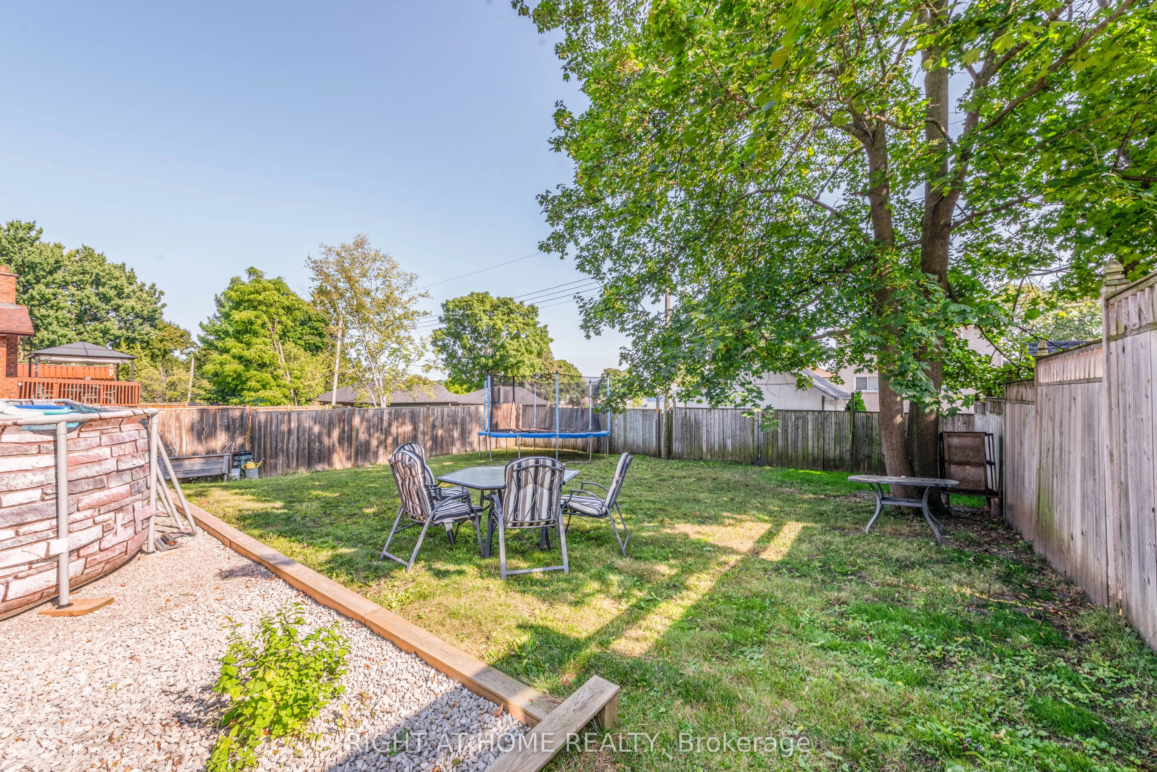 11 Ottaway Avenue