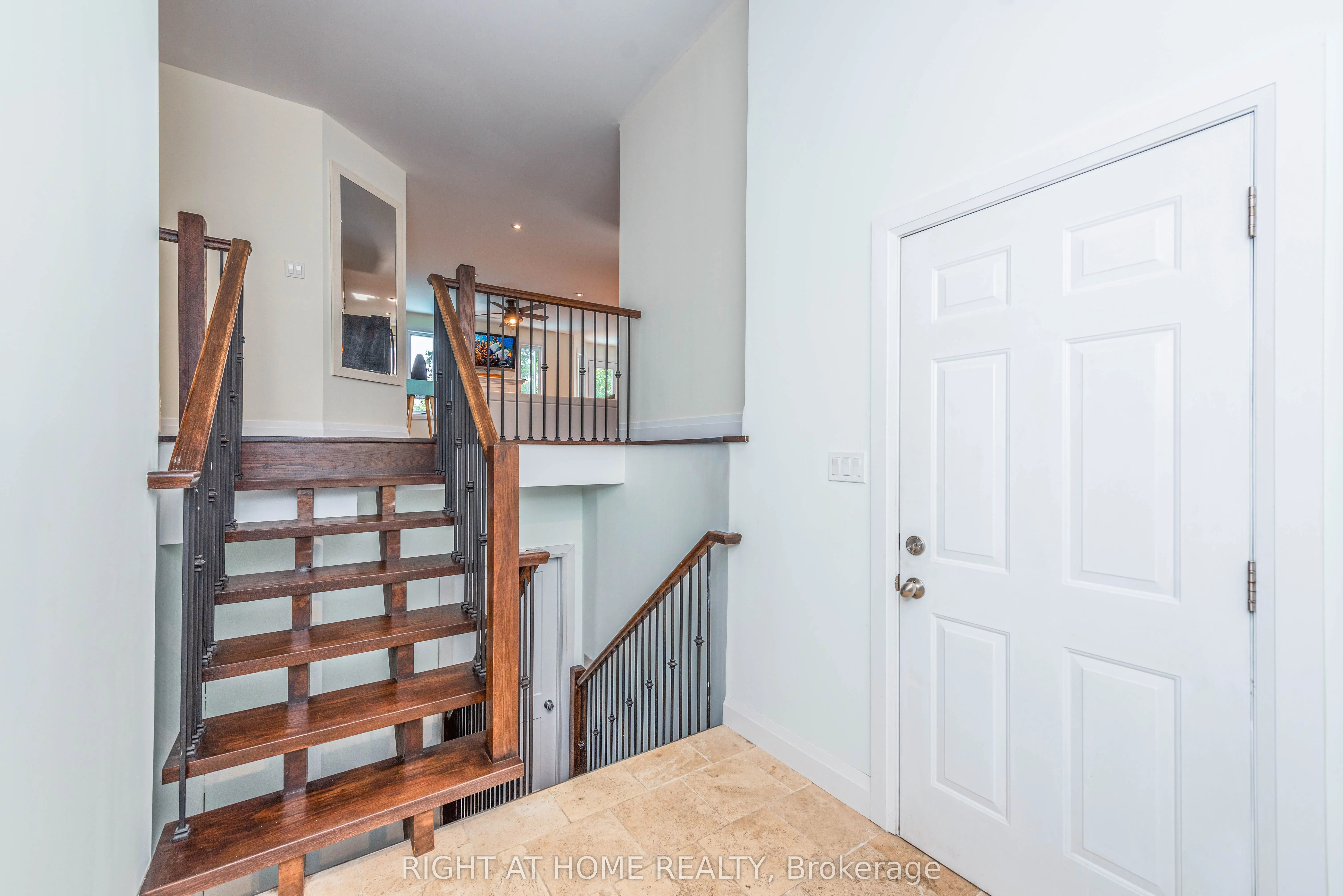 11 Ottaway Avenue