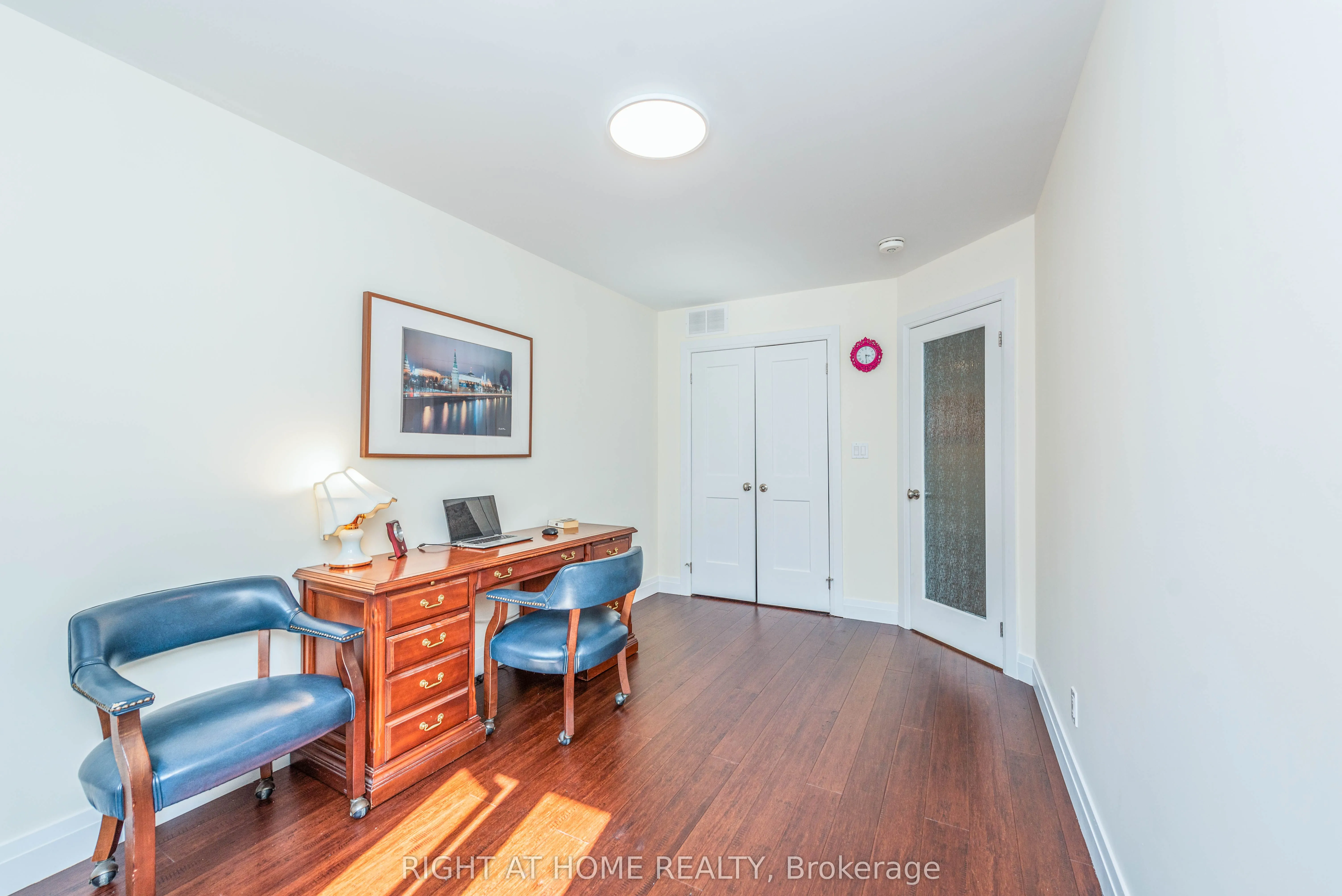 11 Ottaway Avenue
