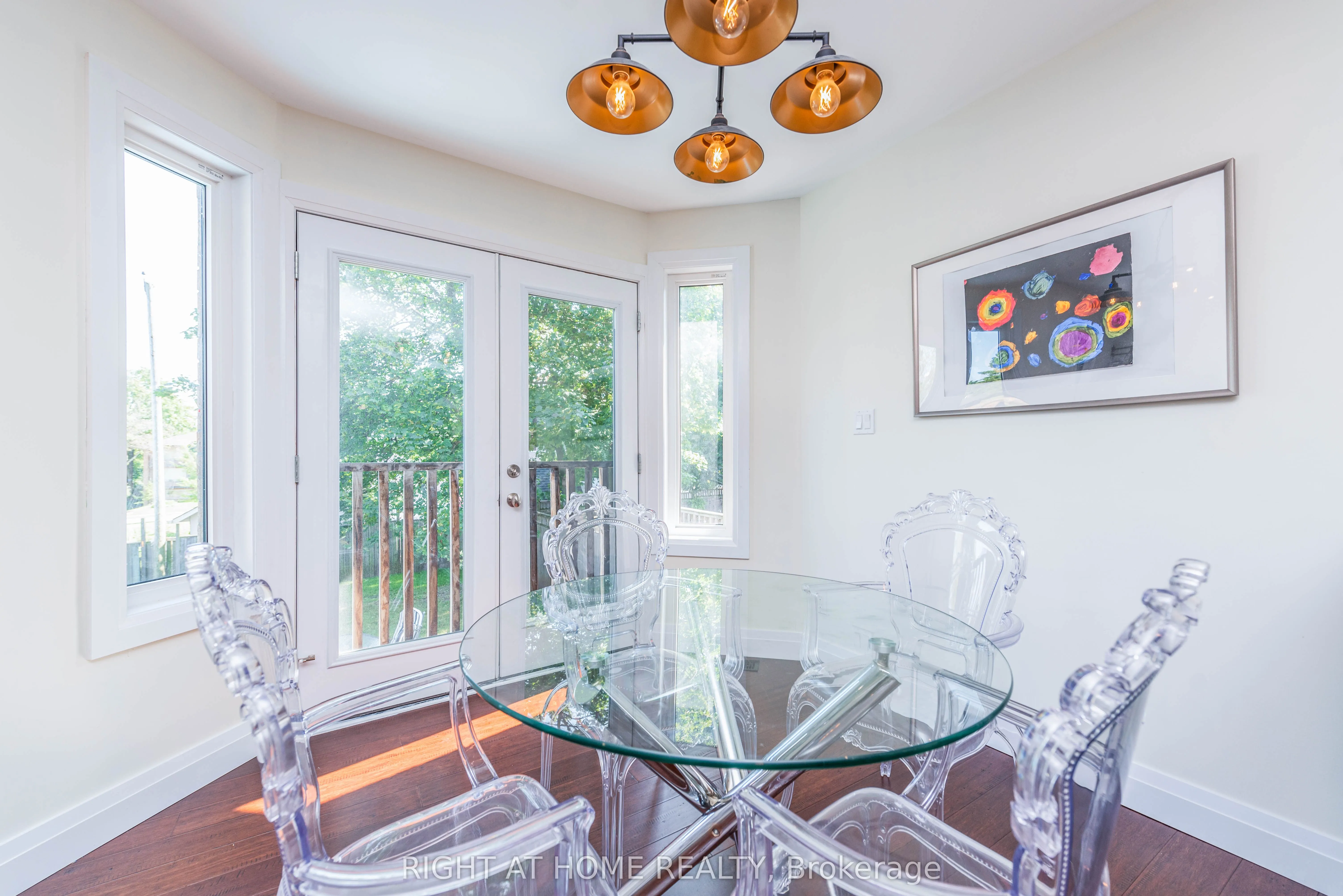 11 Ottaway Avenue