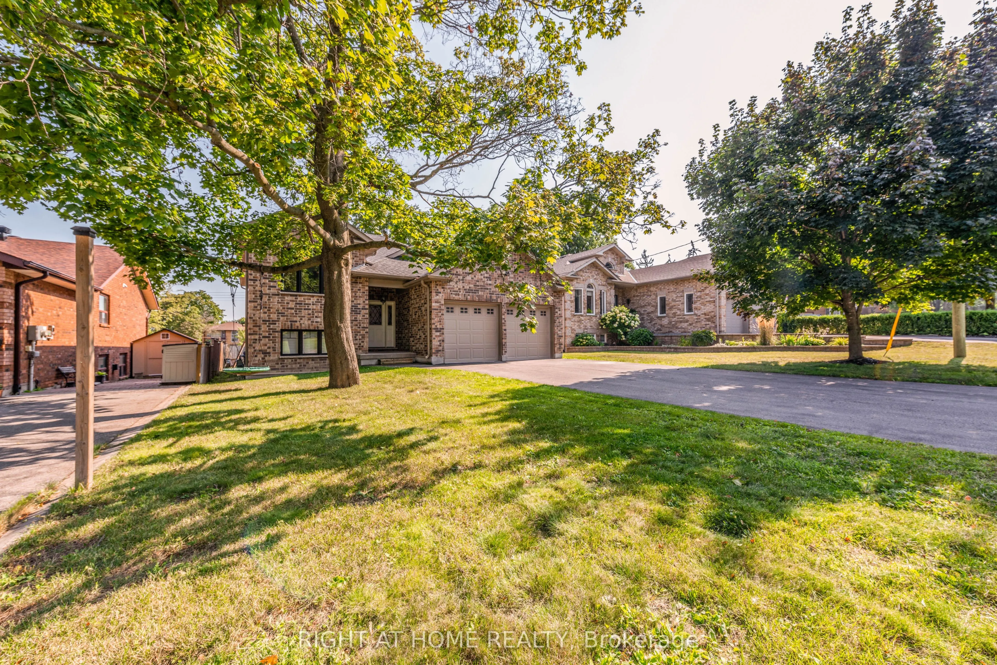 11 Ottaway Avenue