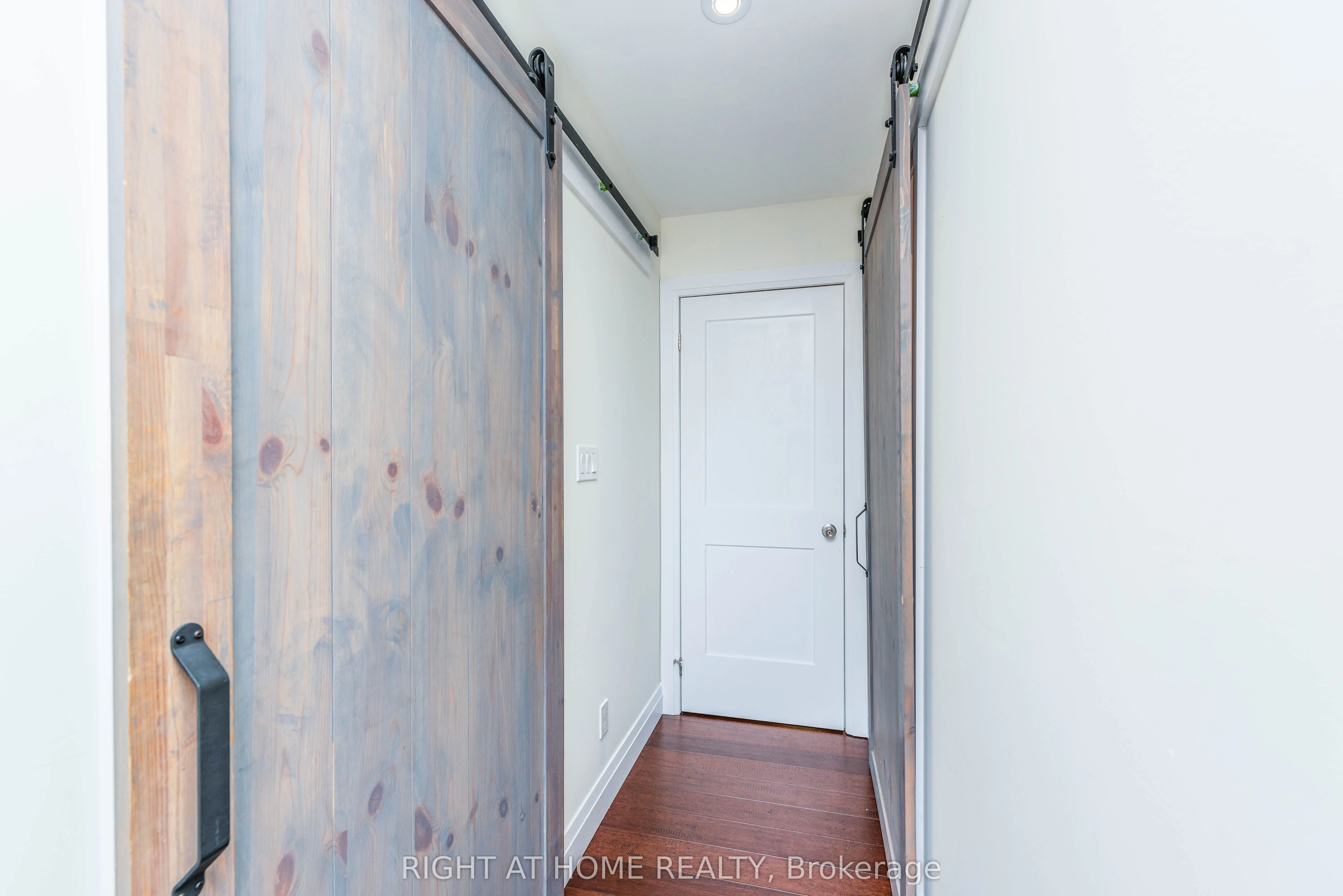 11 Ottaway Avenue
