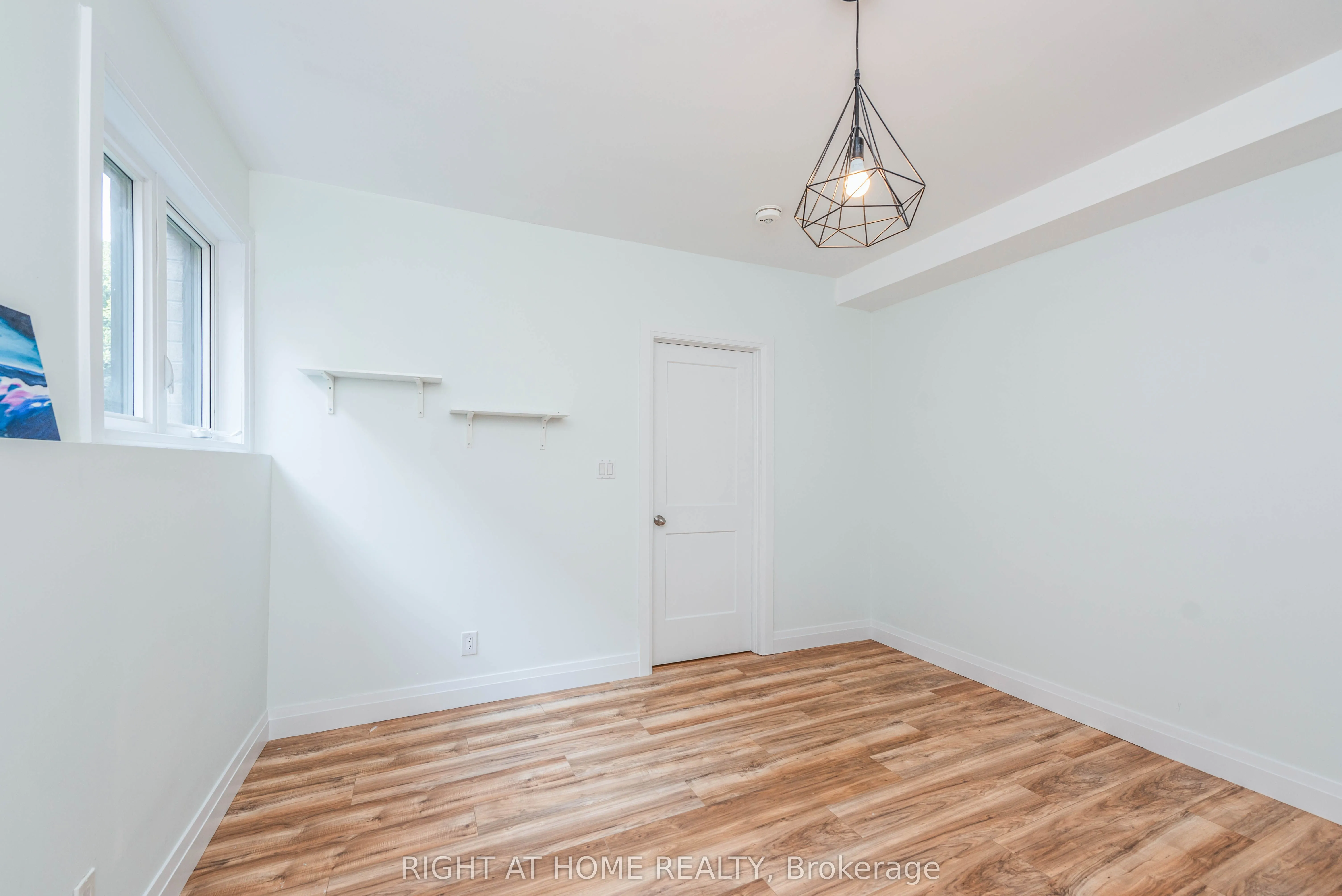 11 Ottaway Avenue