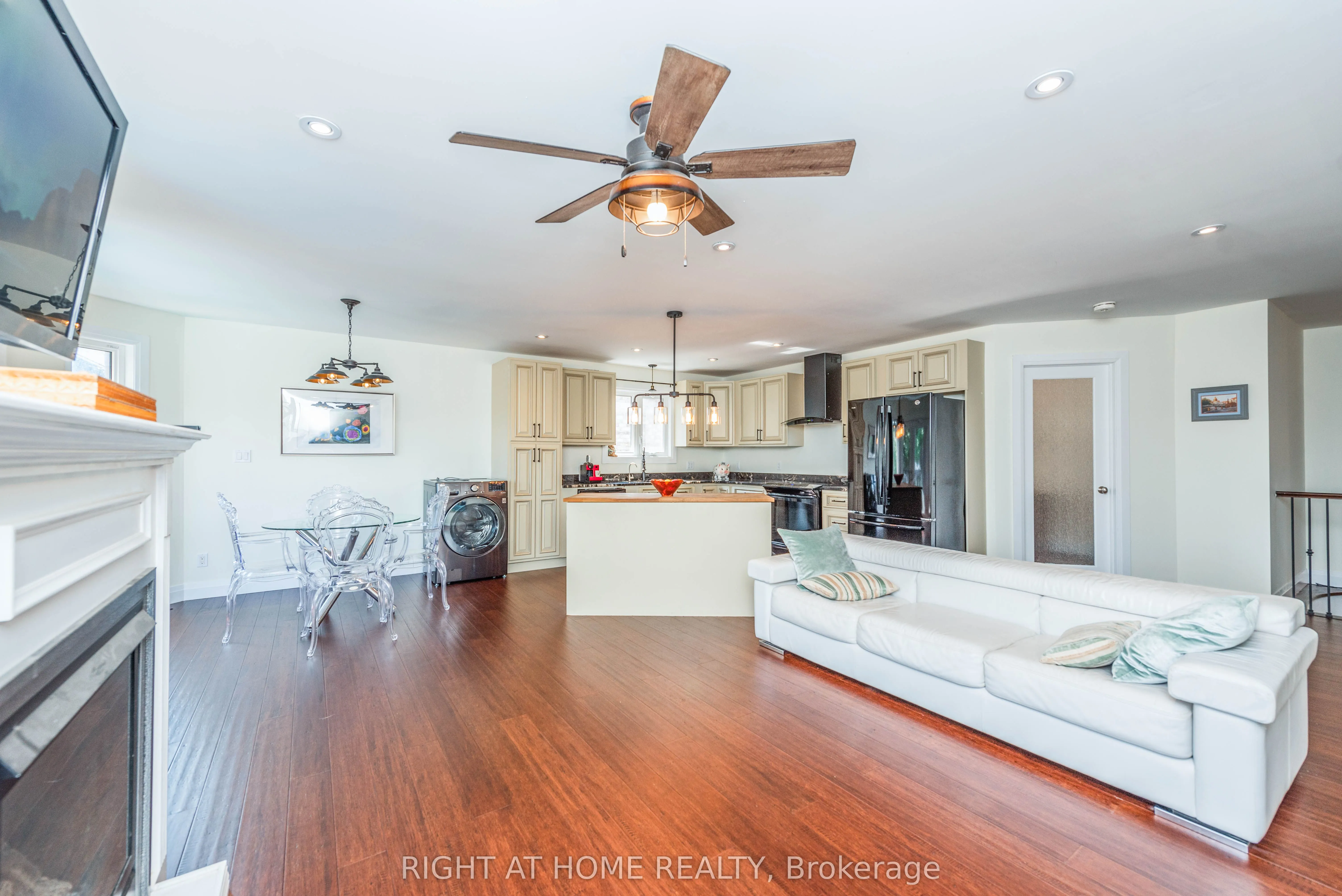 11 Ottaway Avenue