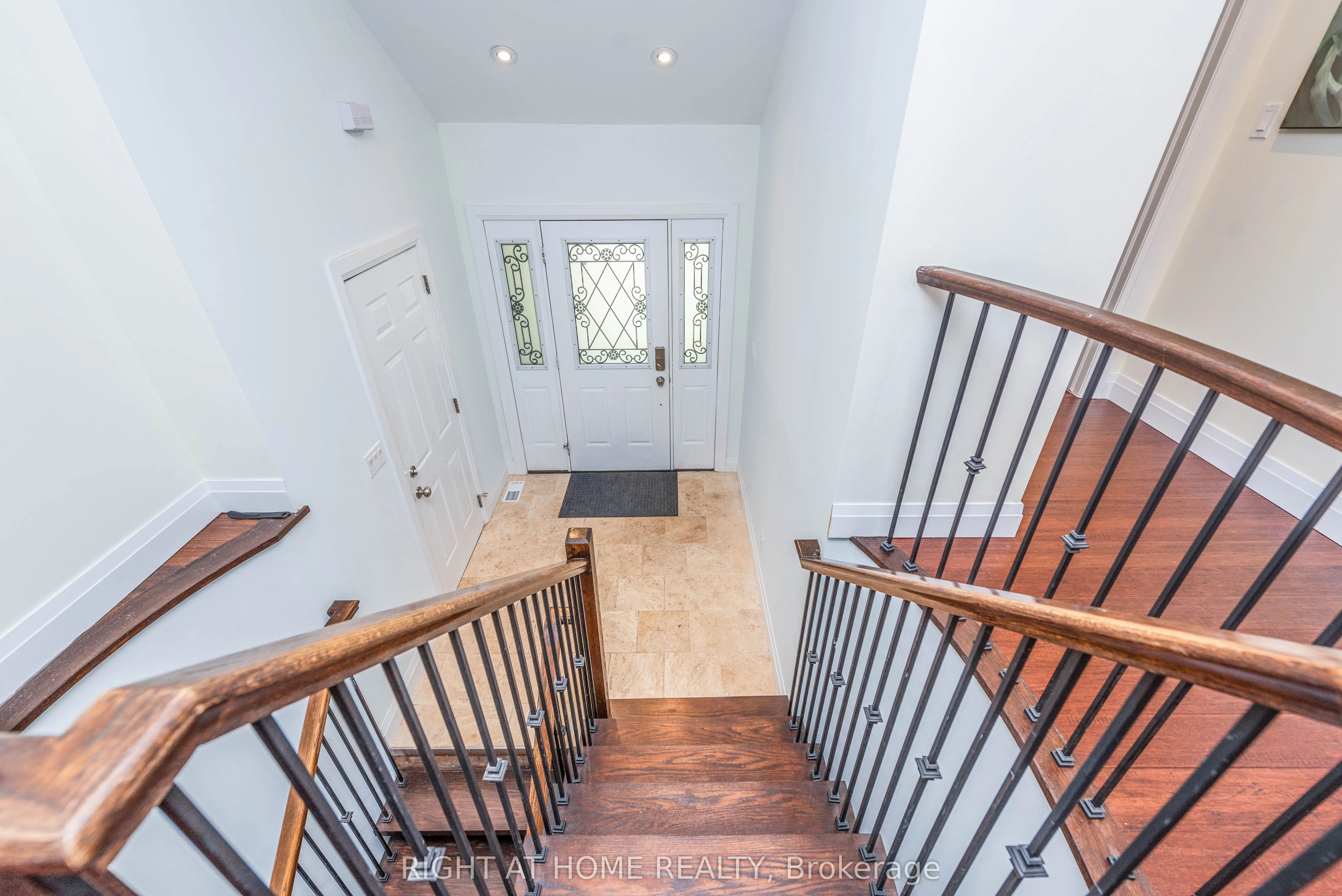 11 Ottaway Avenue
