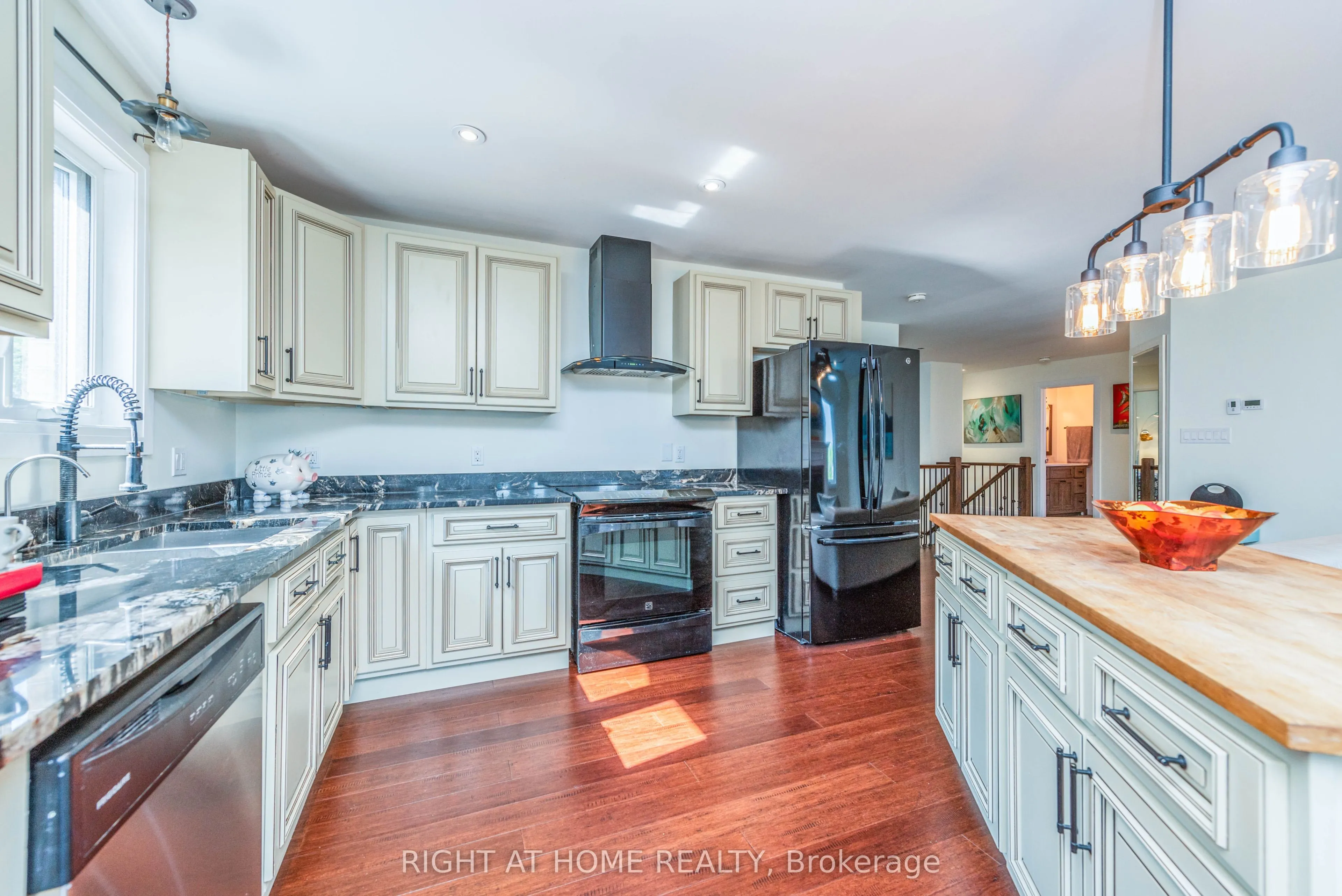 11 Ottaway Avenue